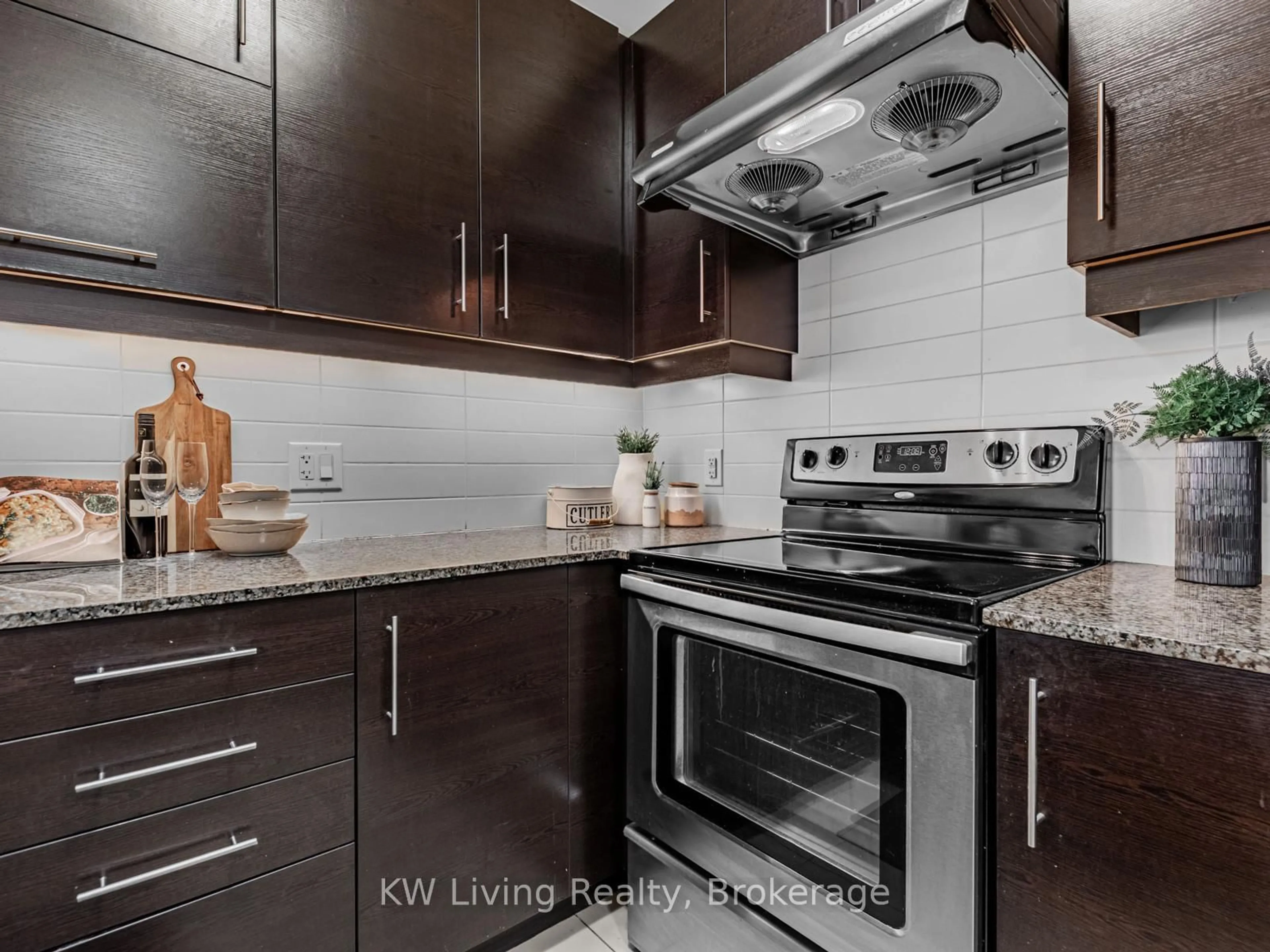 Standard kitchen, unknown for 273 South Park Rd #115, Markham Ontario L3T 0B5