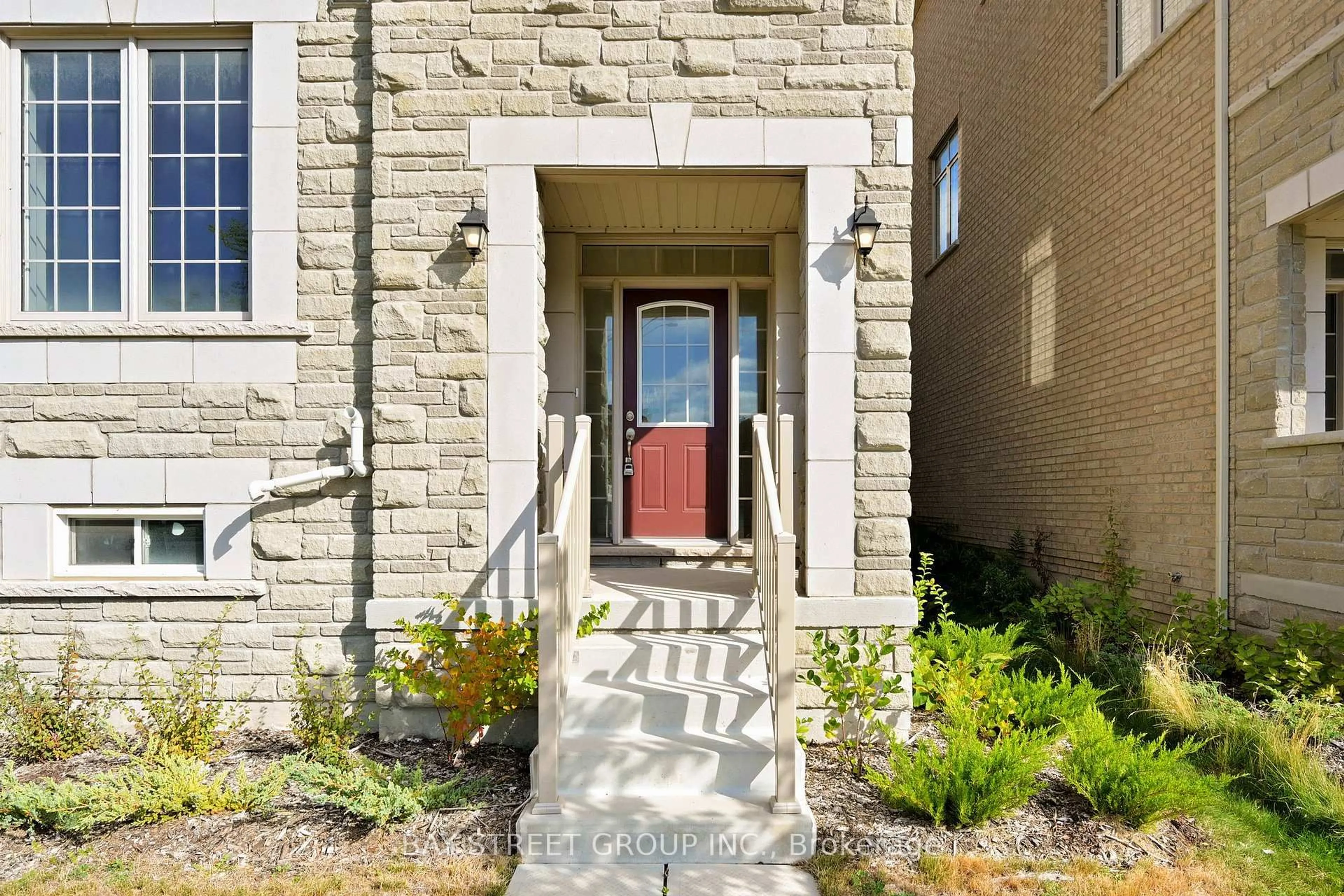 Indoor entryway for 3450 Denison St, Markham Ontario L3S 0E9