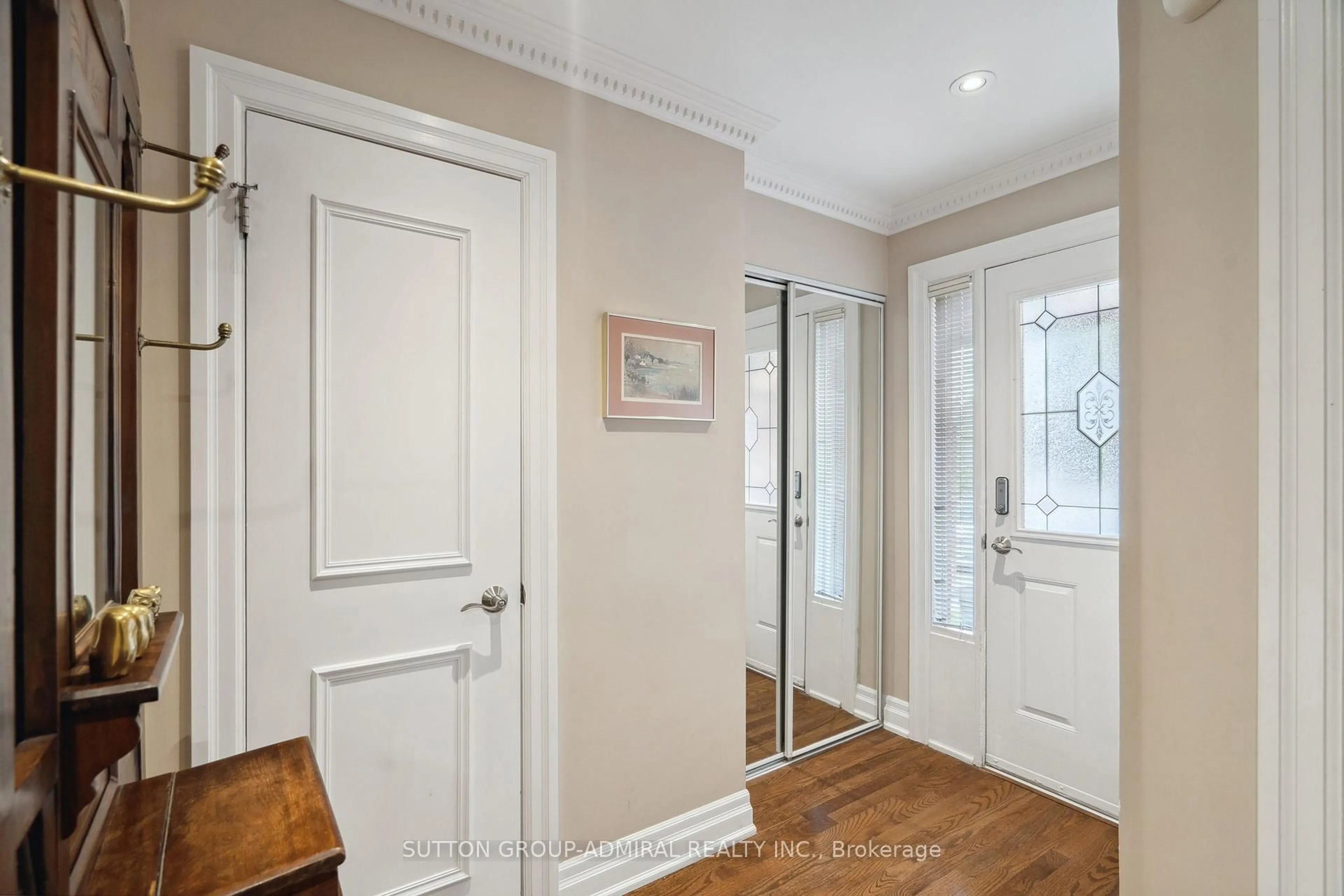 Indoor entryway for 24 Patrice Cres, Vaughan Ontario L4J 4Y8