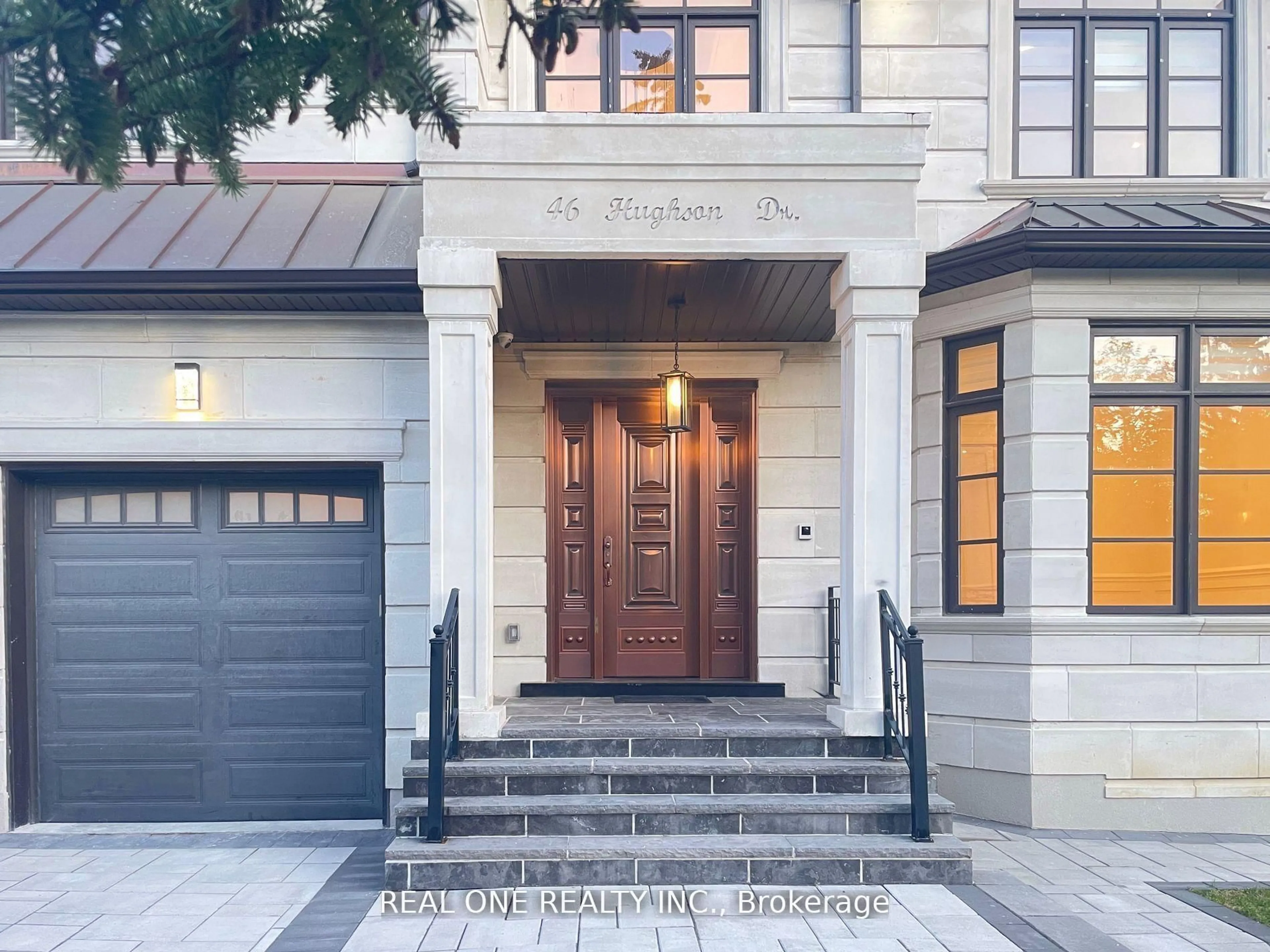 Indoor entryway for 46 Hughson Dr, Markham Ontario L3R 2T8