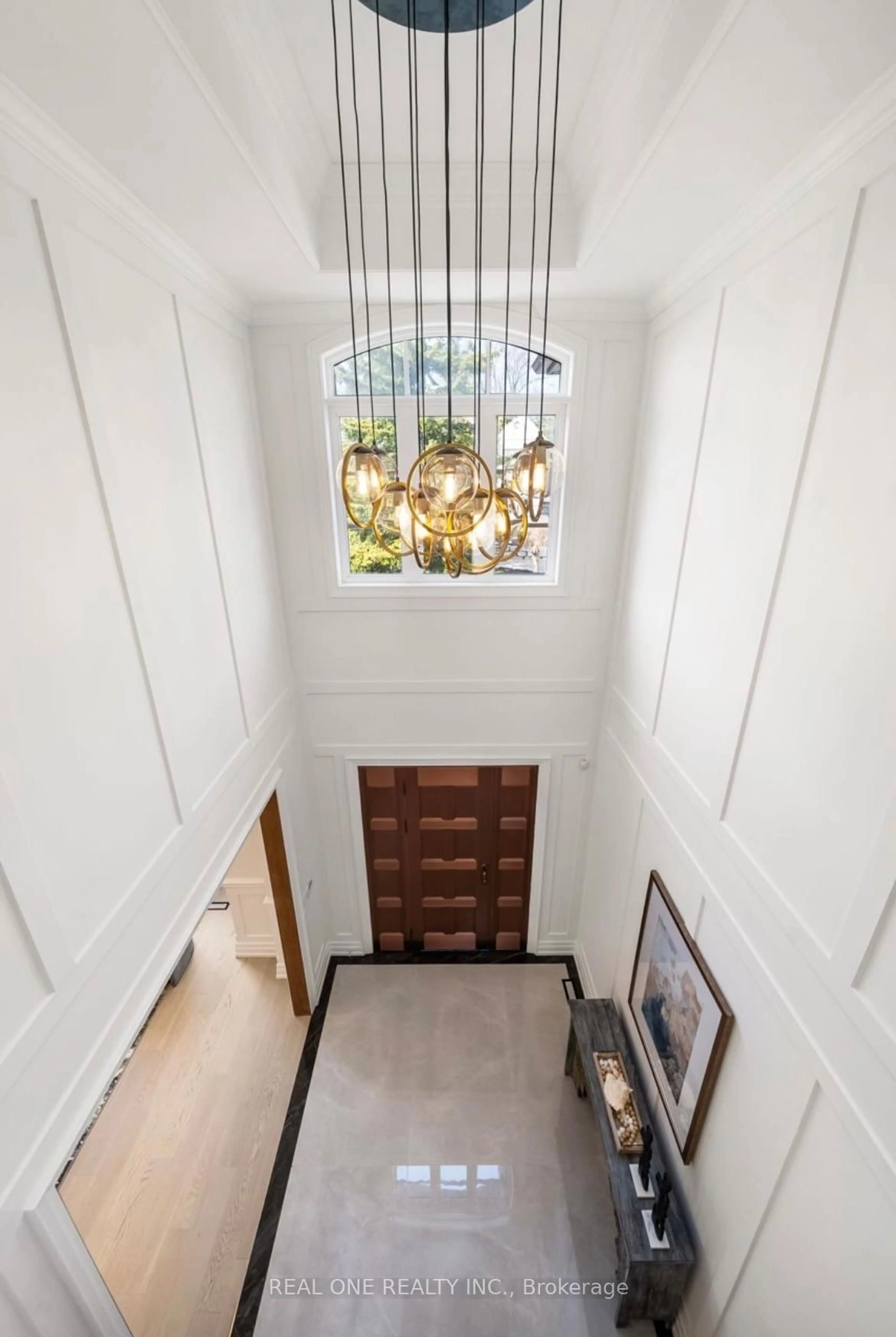 Indoor foyer for 46 Hughson Dr, Markham Ontario L3R 2T8