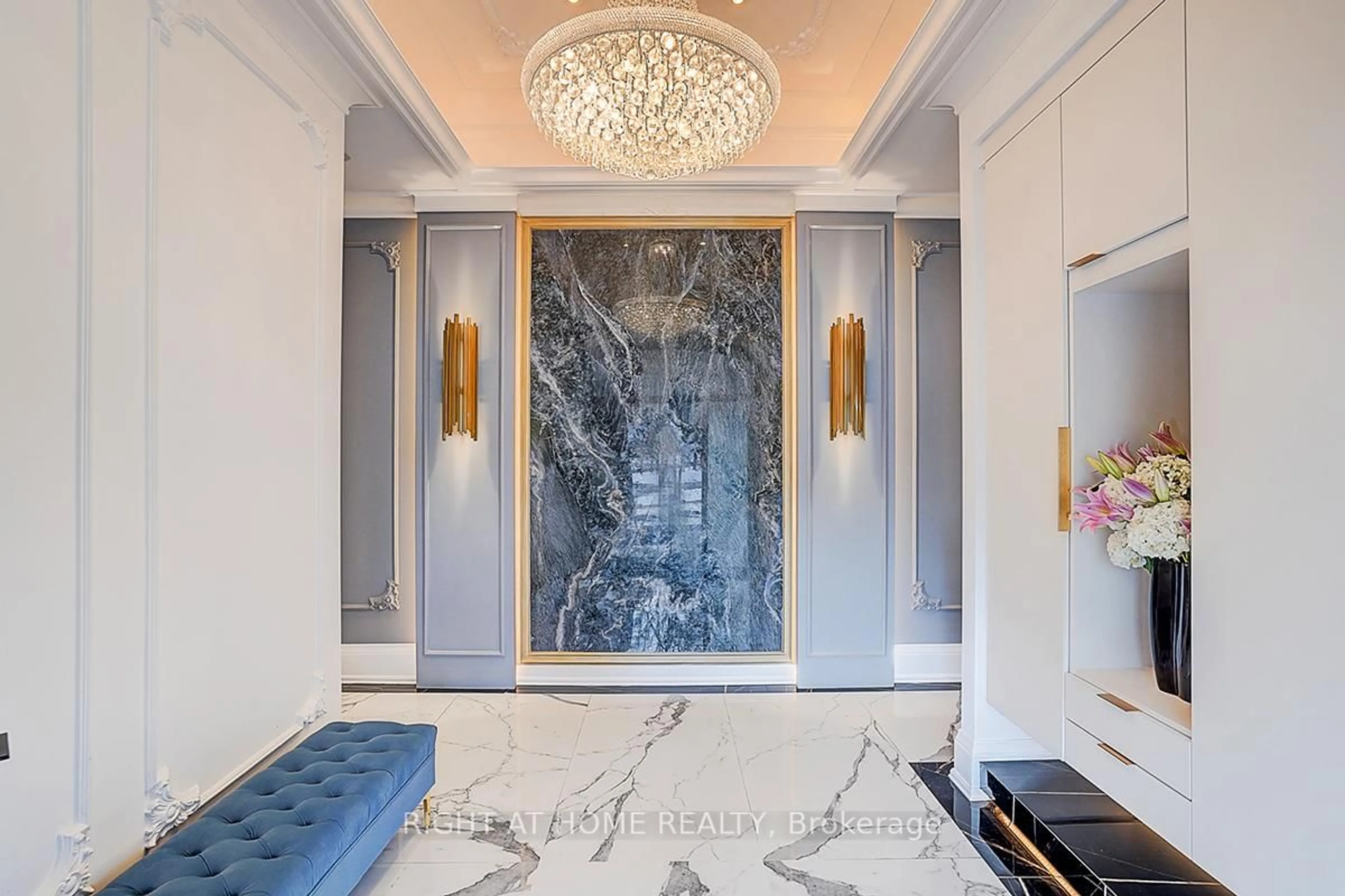 Indoor foyer for 45 Loggers Tr, Whitchurch-Stouffville Ontario L4A 2L6