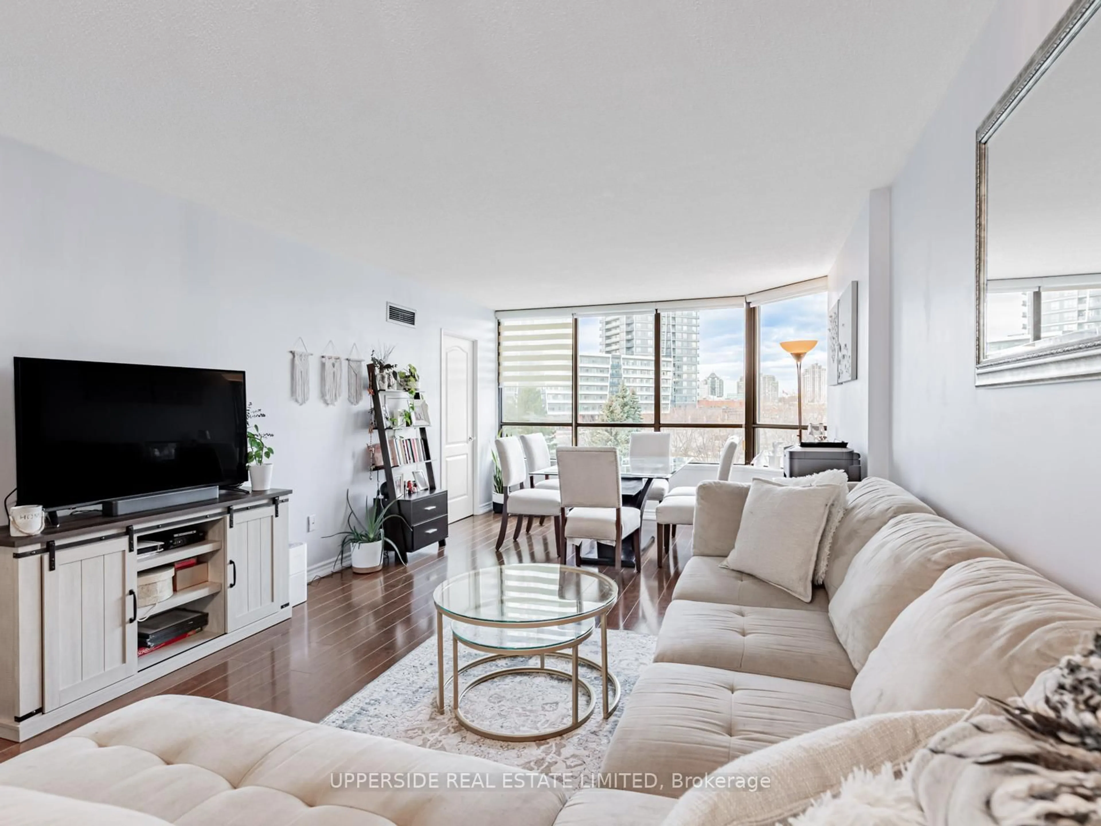 Living room with furniture, unknown for 7420 Bathurst St #512, Vaughan Ontario L4J 6X4