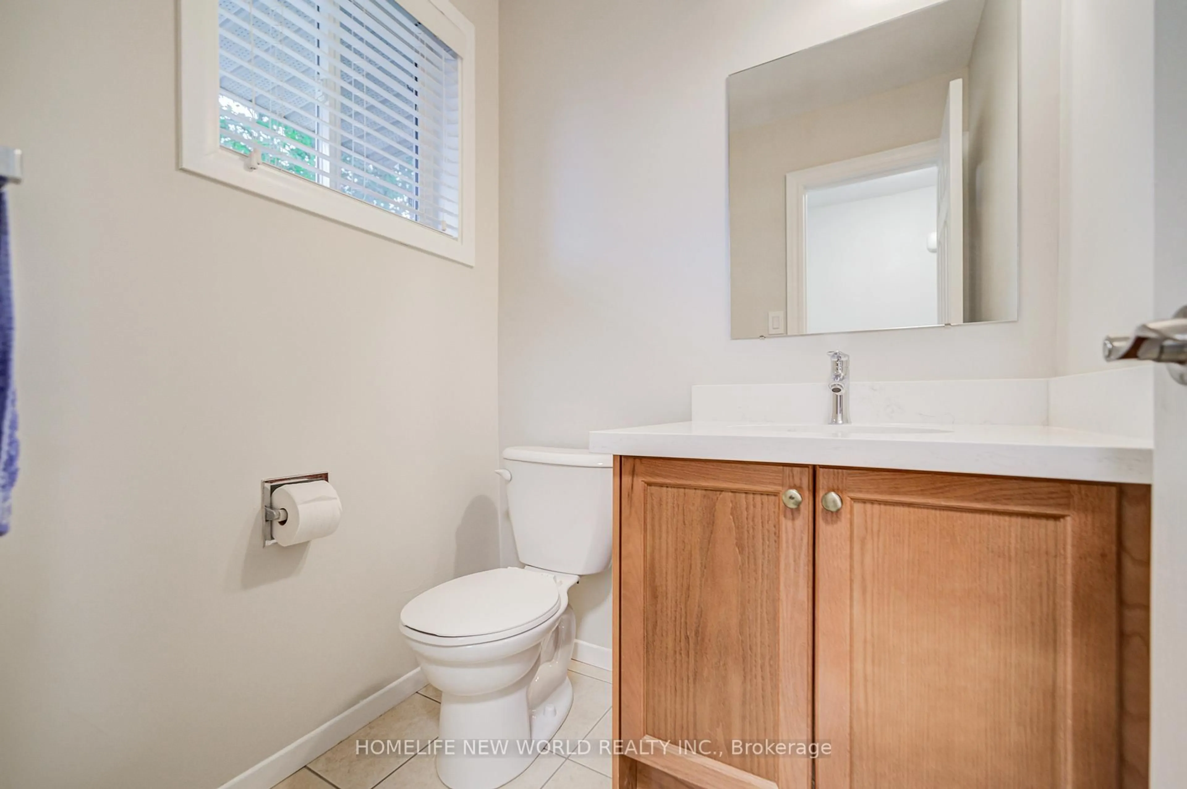 Standard bathroom, ceramic/tile floor for 29 New Havens Way, Markham Ontario L3T 5G1