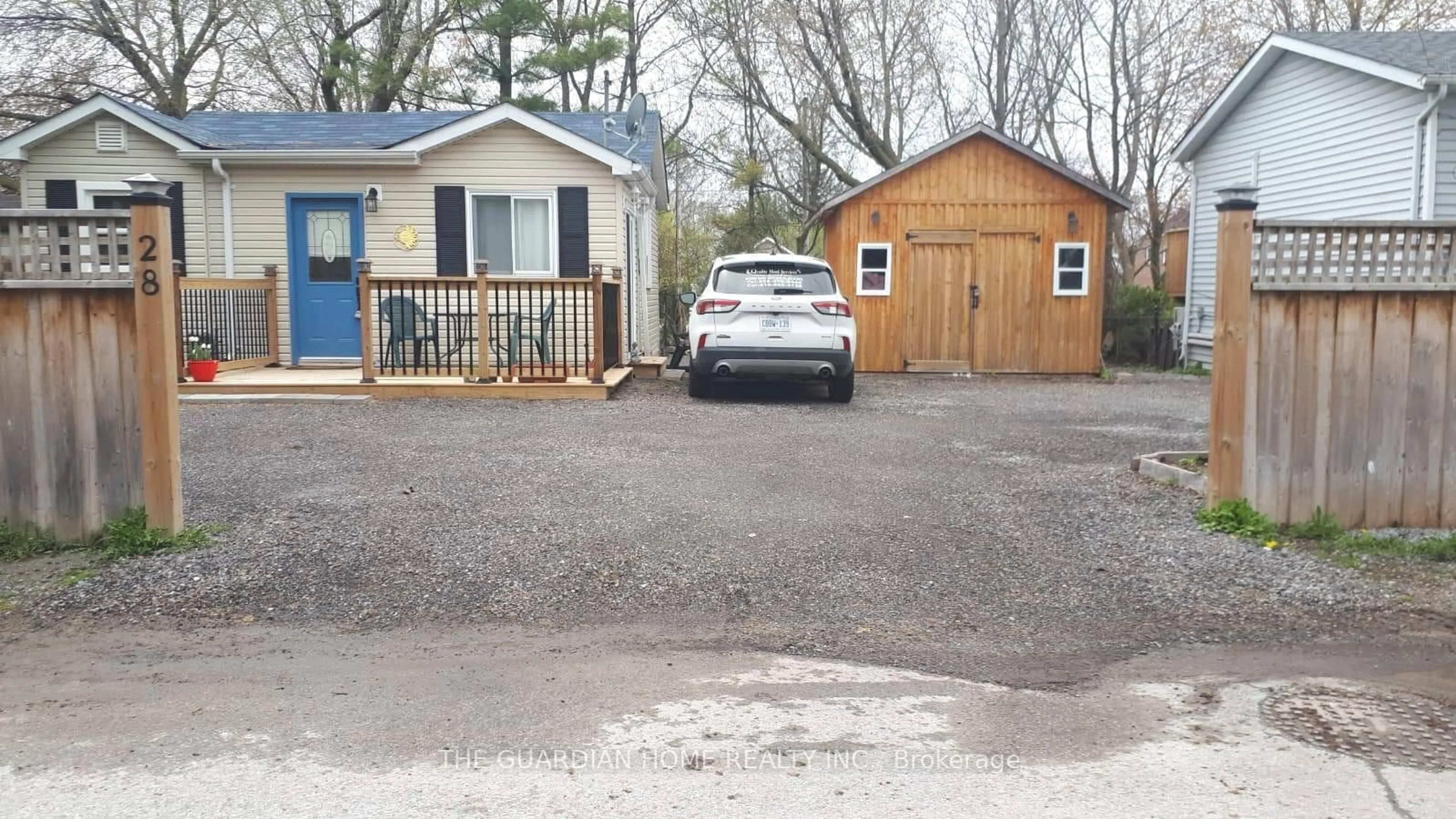 Shed for 28 & 30 Thompson Dr, Georgina Ontario L0E 1L0