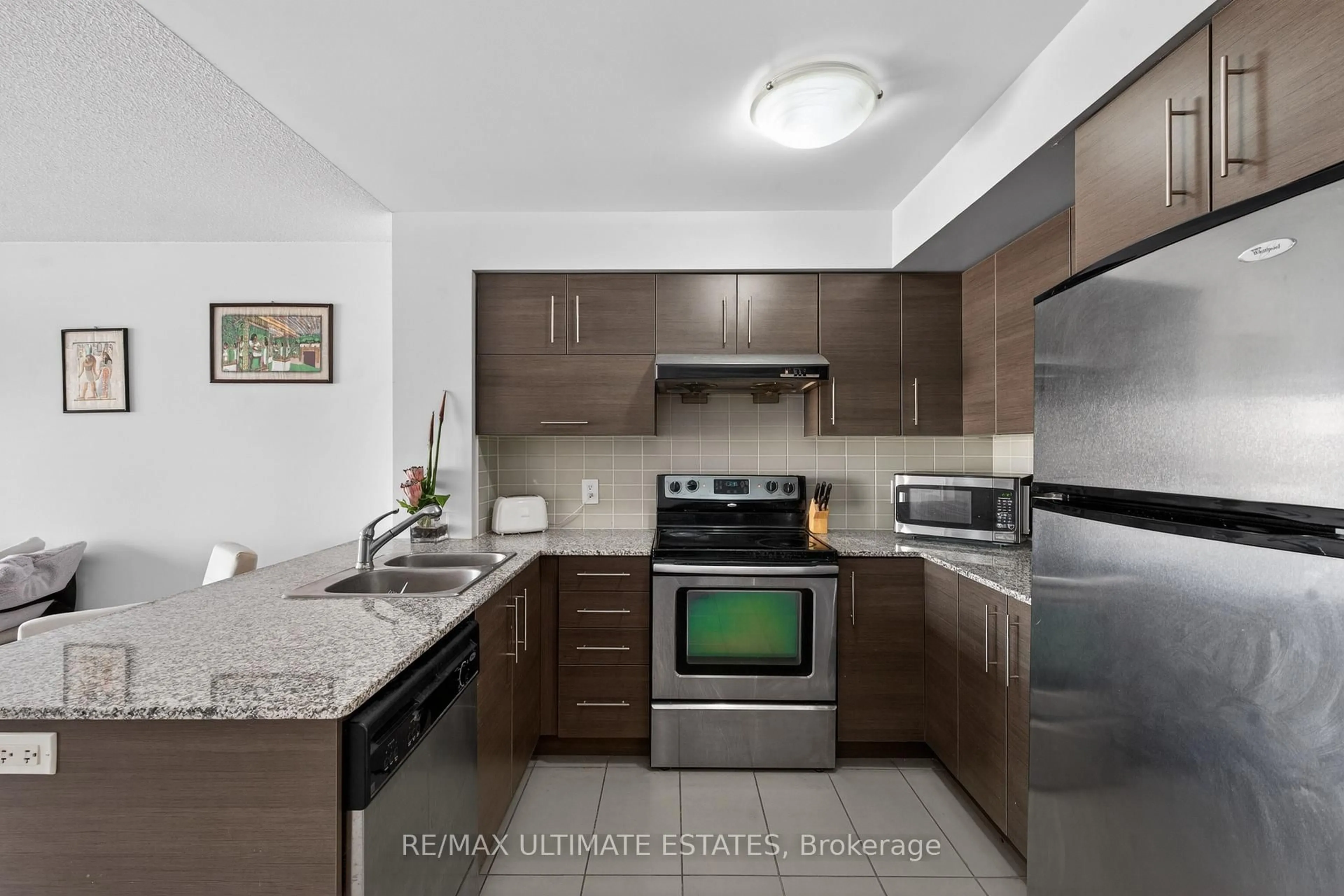 Standard kitchen, unknown for 253 South Park Rd #709, Markham Ontario L3T 0B4