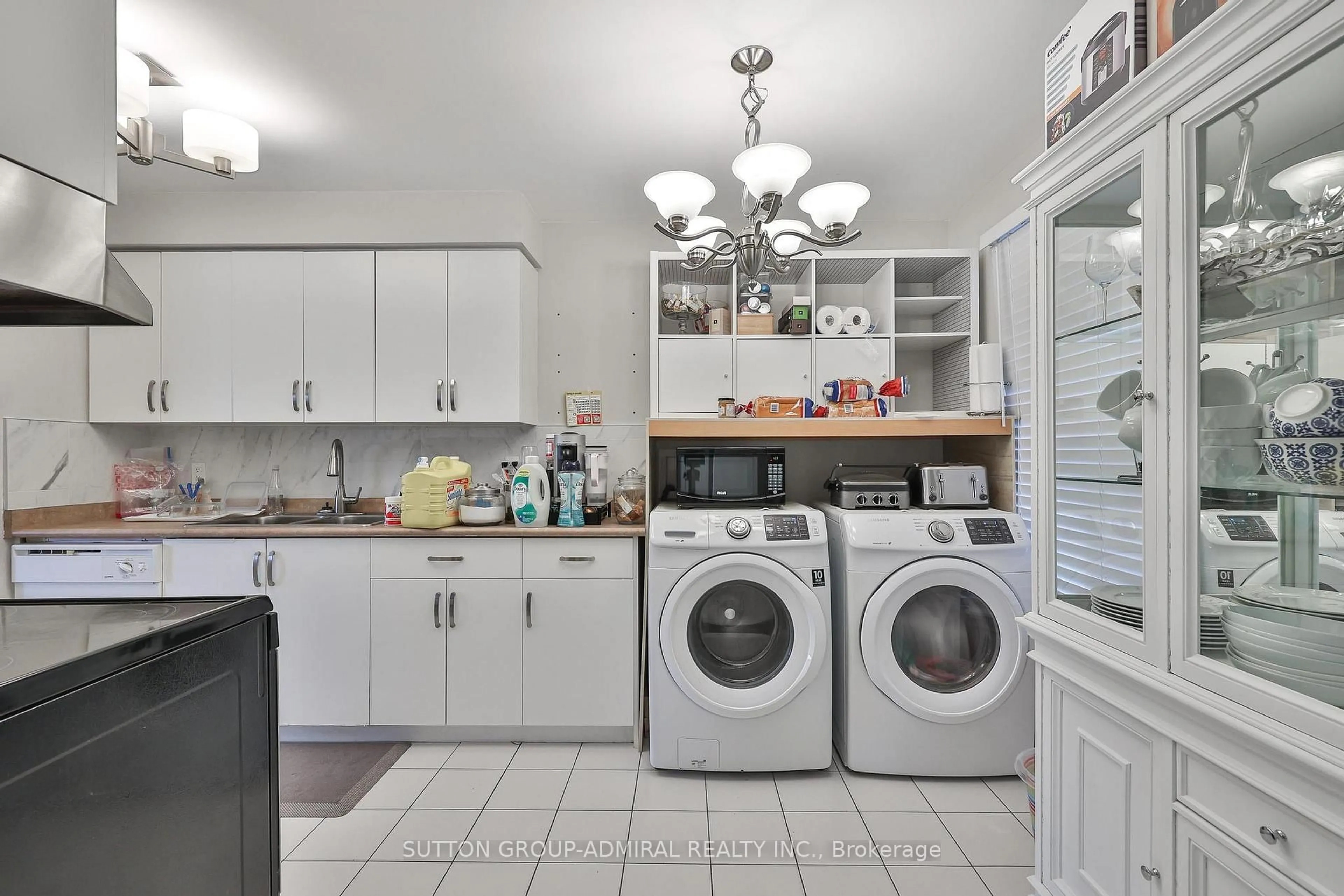 Laundry room for 242 Tansley Rd, Vaughan Ontario L4J 2Y9