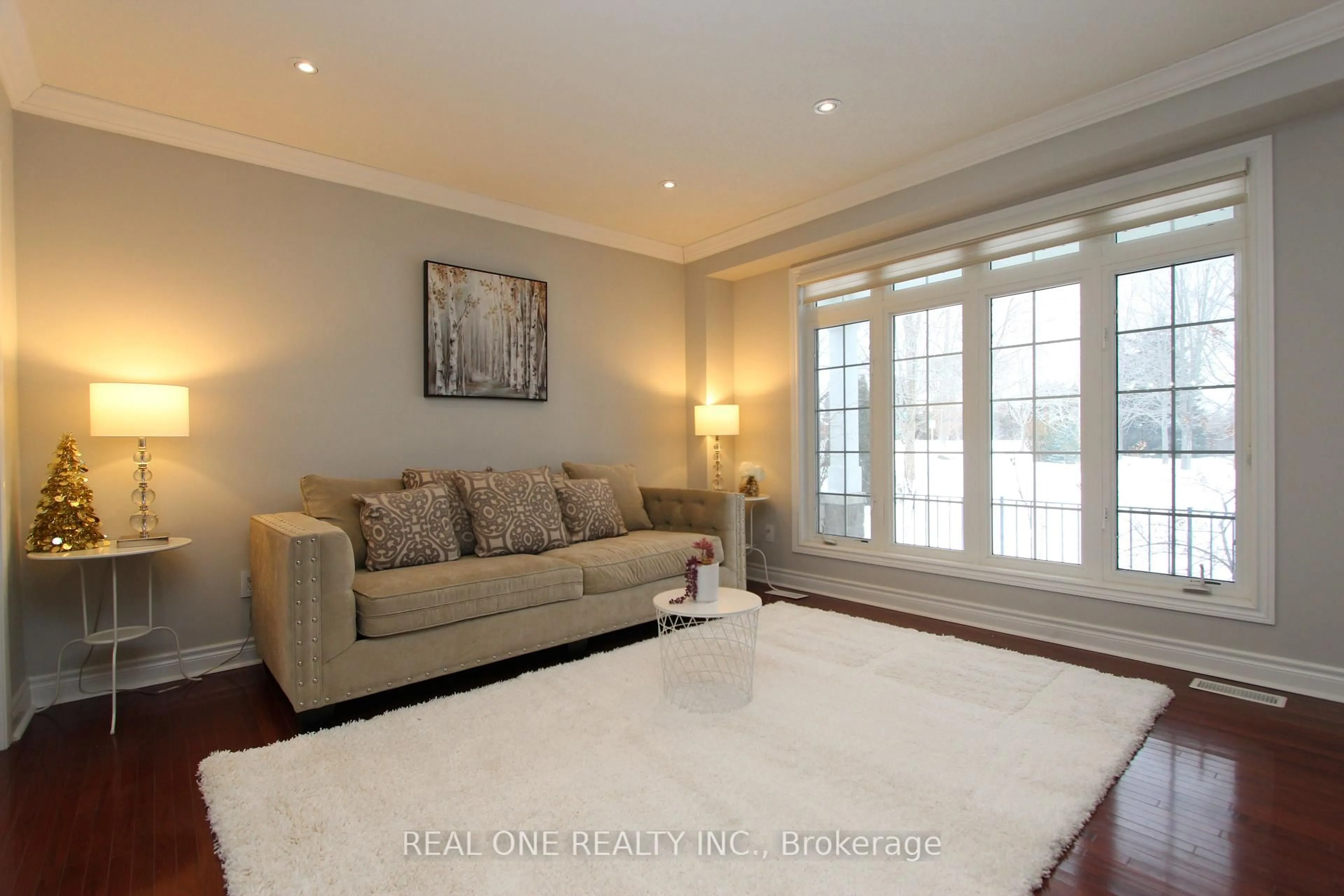 Living room with furniture, unknown for 2 Delisle St, Richmond Hill Ontario L4S 2R3