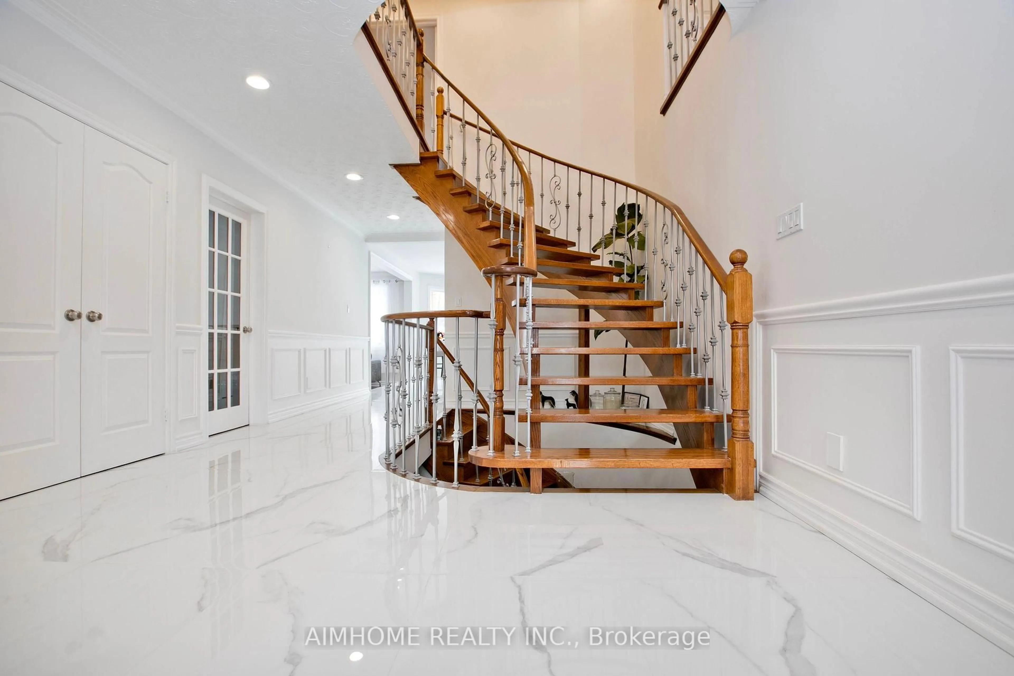 Unknown for 12A Mauro Crt, Richmond Hill Ontario L4B 3J8