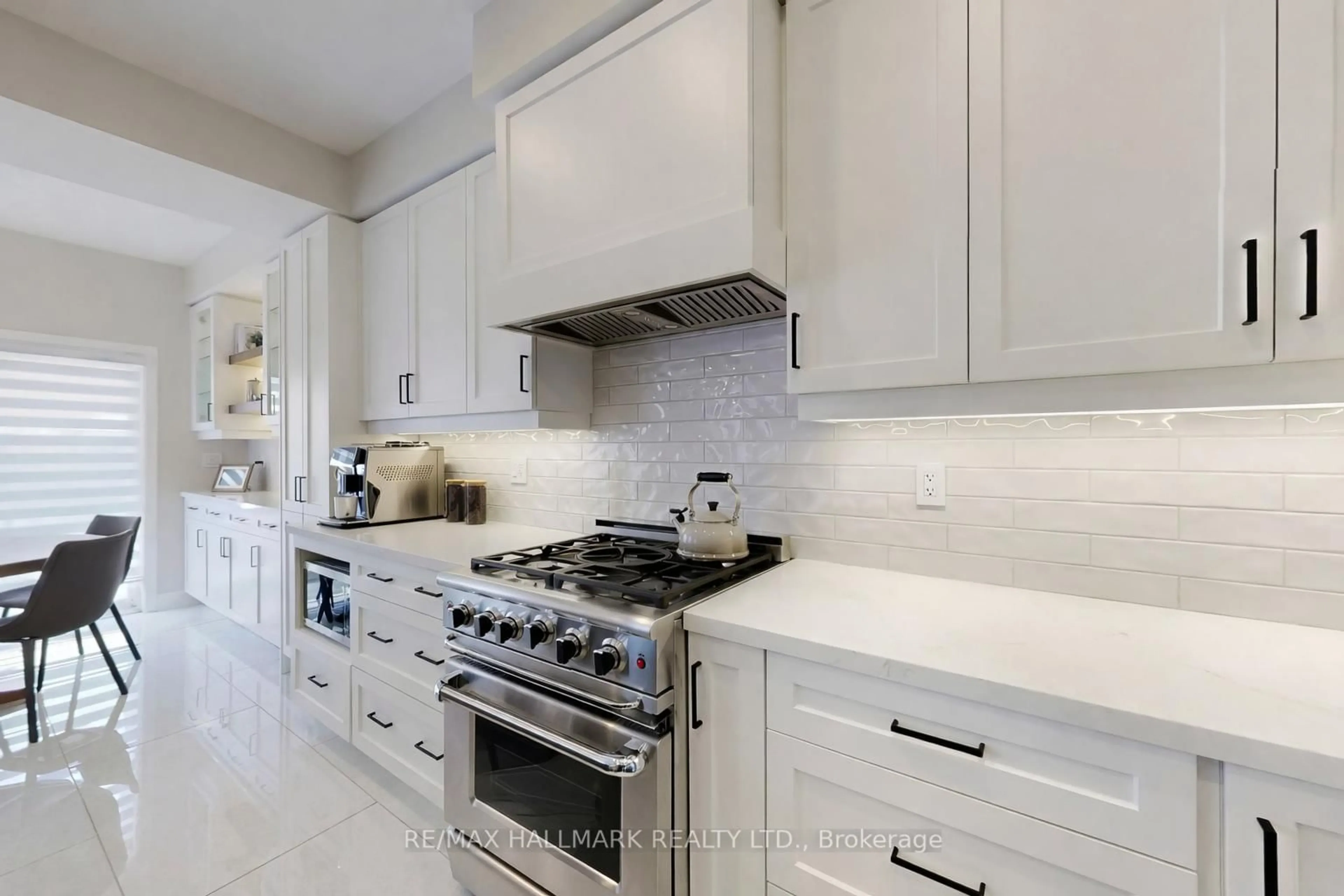Contemporary kitchen, ceramic/tile floor for 11 Martina Cres, Vaughan Ontario L4H 3B6