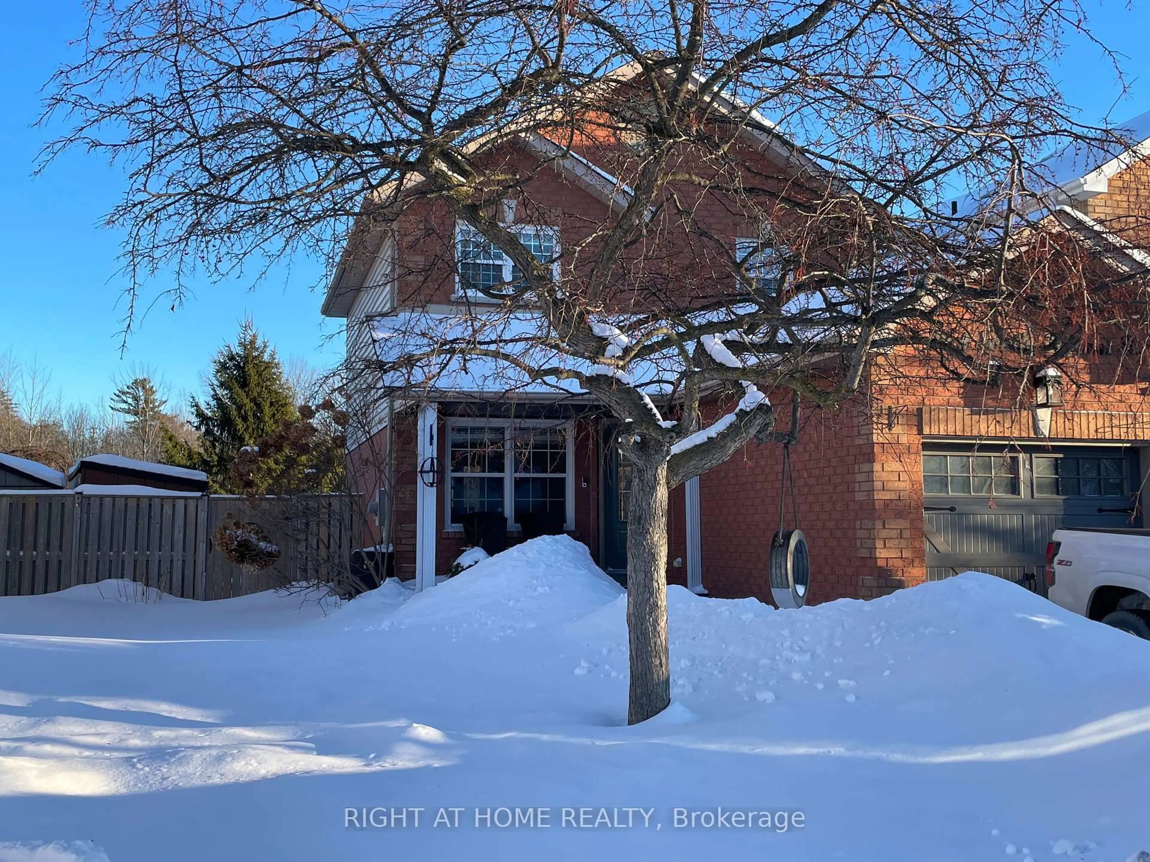Unknown for 19 South Balsam St, Uxbridge Ontario L9P 1E9