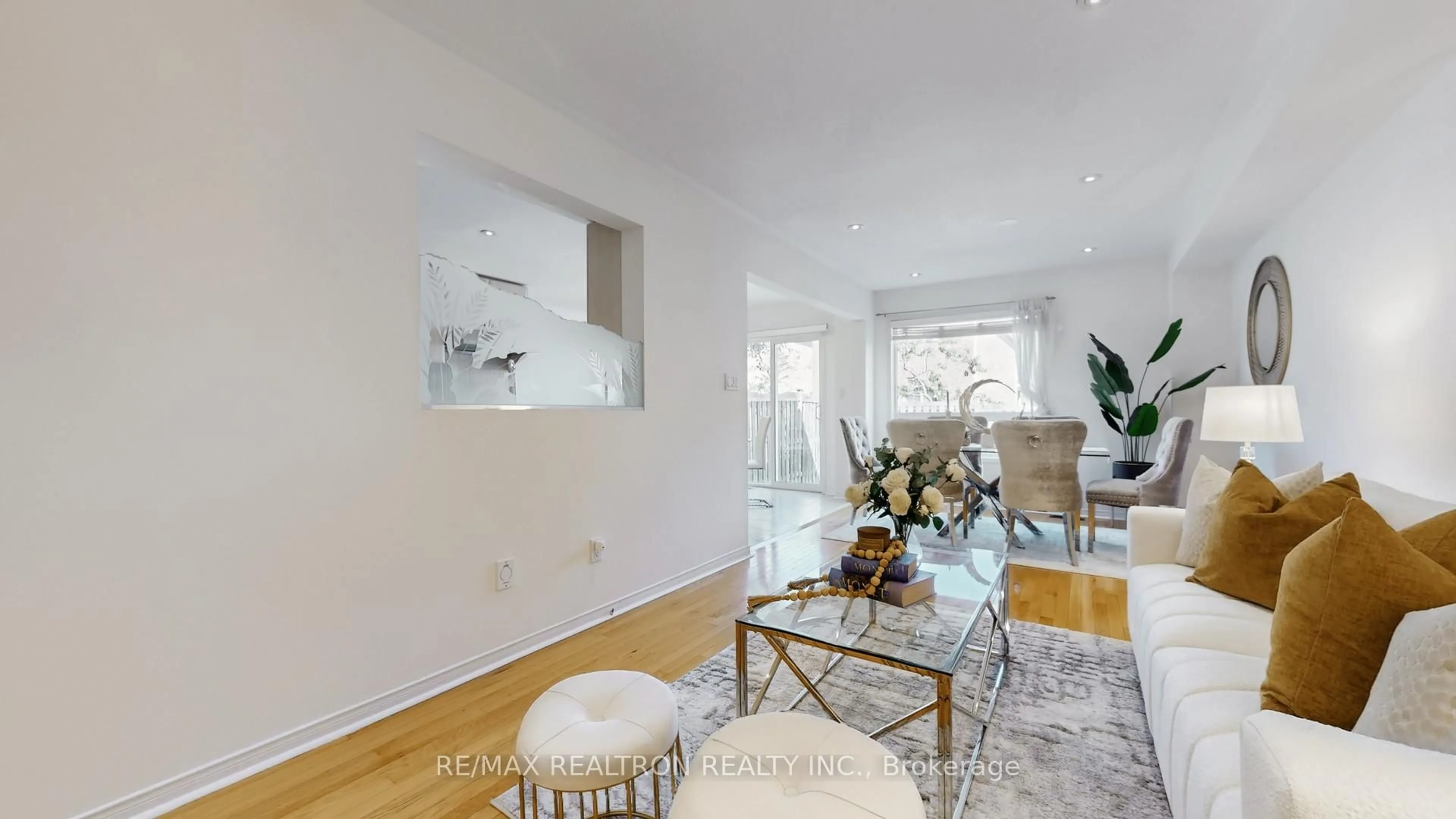 Living room with furniture, wood/laminate floor for 70 Maffey Cres, Richmond Hill Ontario L4S 0A7