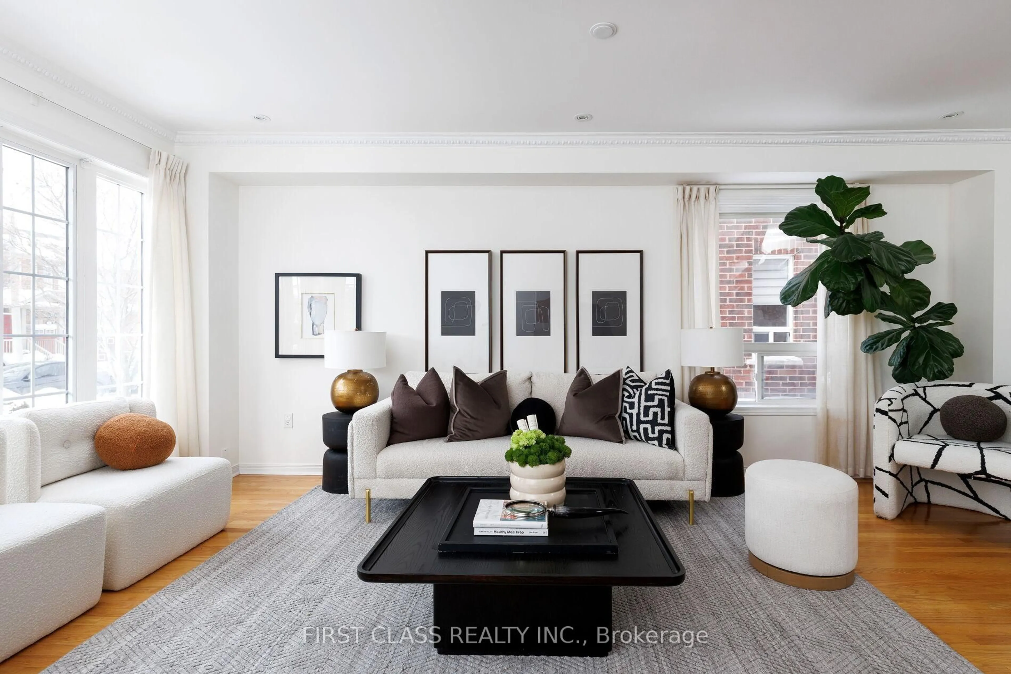 Living room with furniture, unknown for 39 Dylan St, Vaughan Ontario L4H 2X6