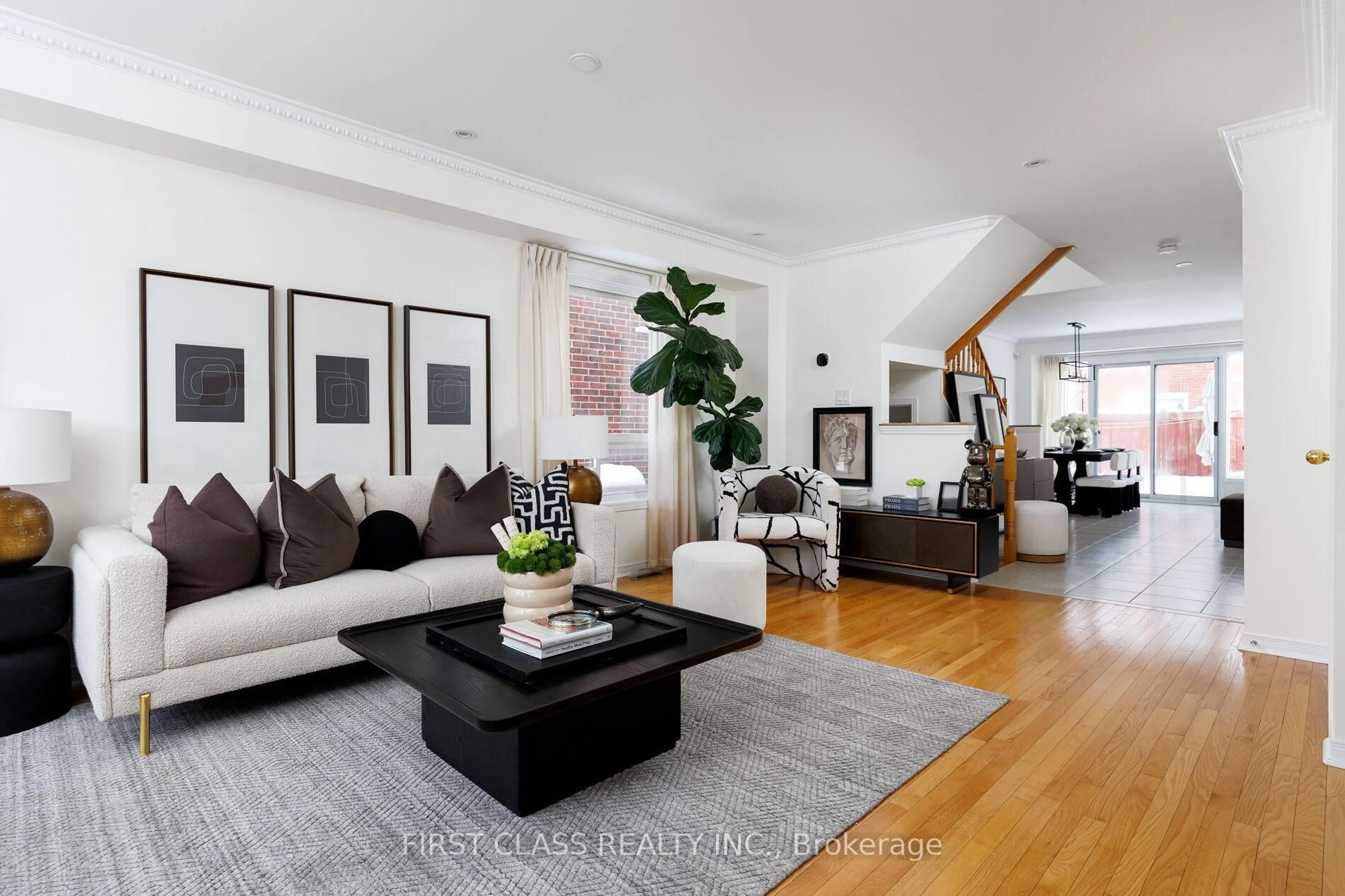 Living room with furniture, unknown for 39 Dylan St, Vaughan Ontario L4H 2X6