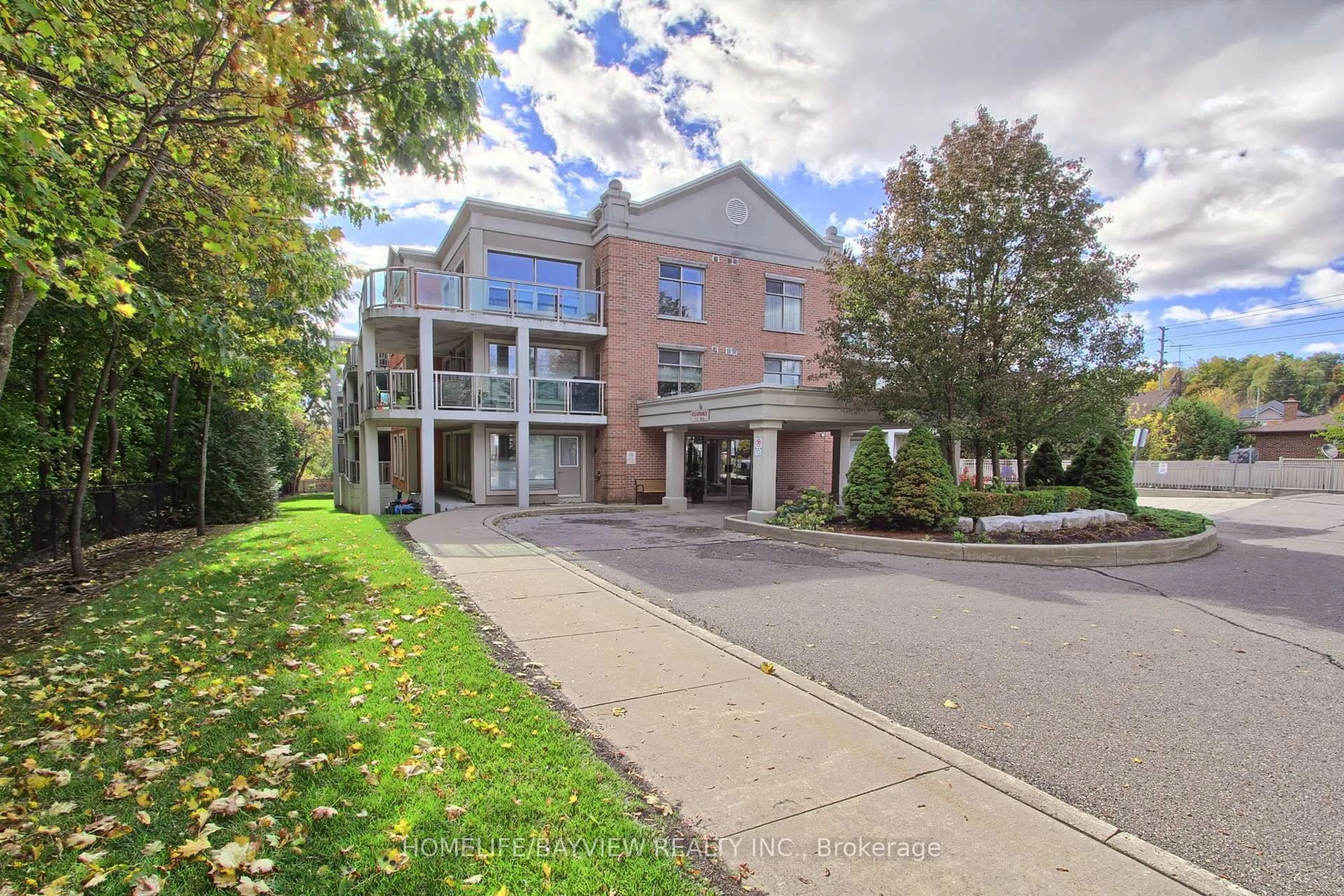 Patio, building for 245 Pine Grove Rd #110, Vaughan Ontario L4L 2H7