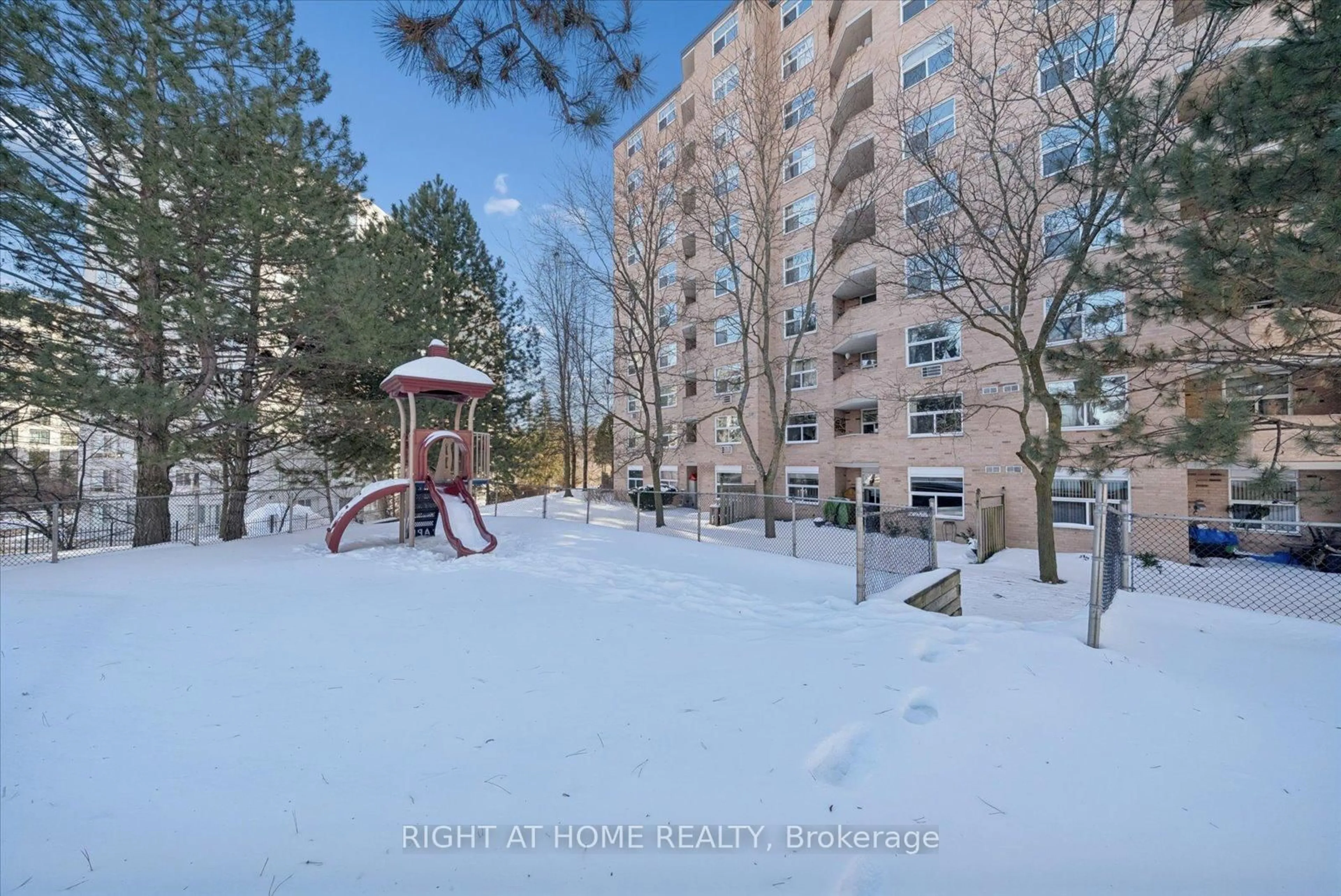 Unknown for 260 Davis Dr #707, Newmarket Ontario L3Y 7C3