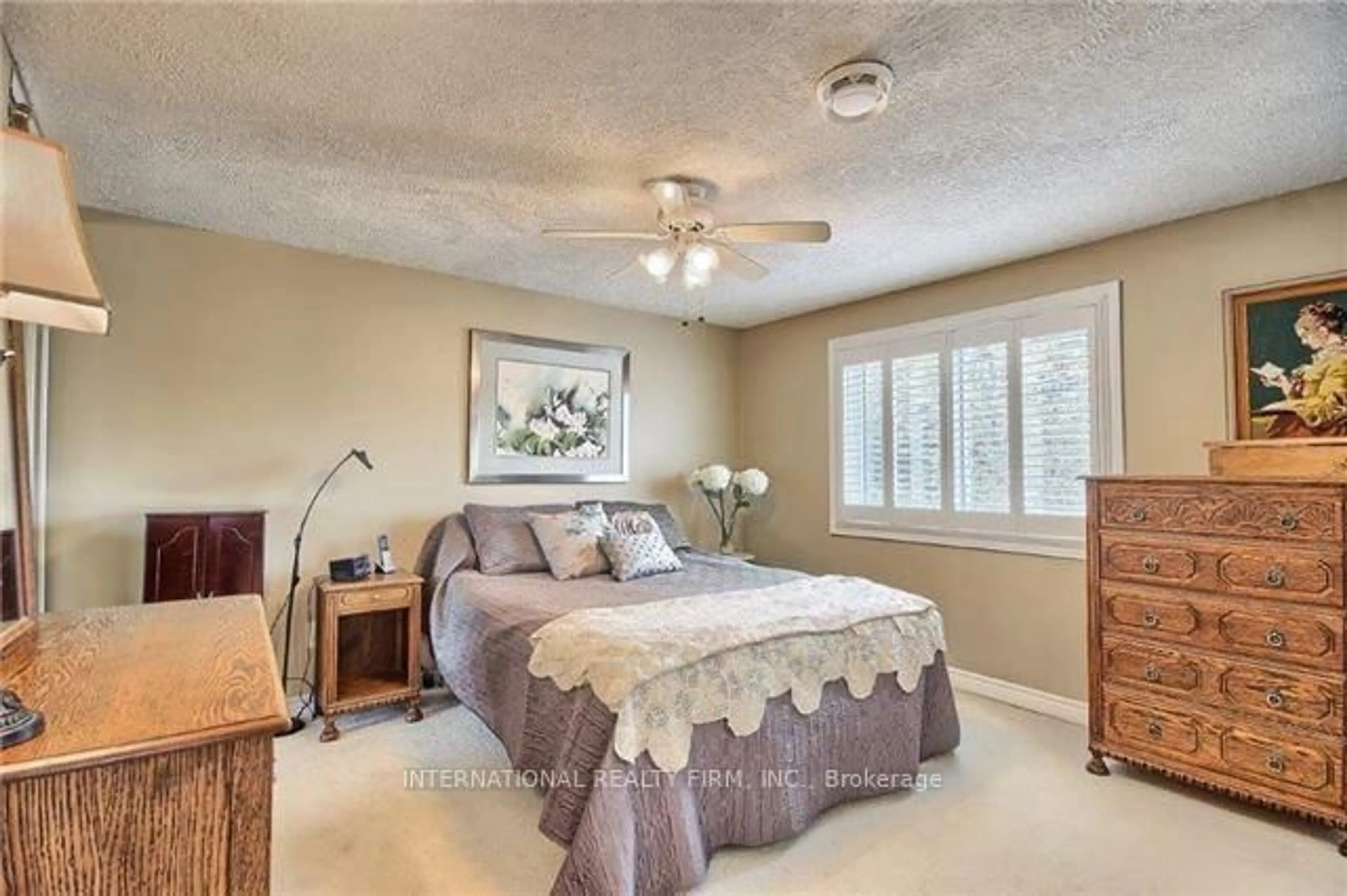 Bedroom with bed, unknown for 333 Dixon Blvd, Newmarket Ontario L3Y 5C3