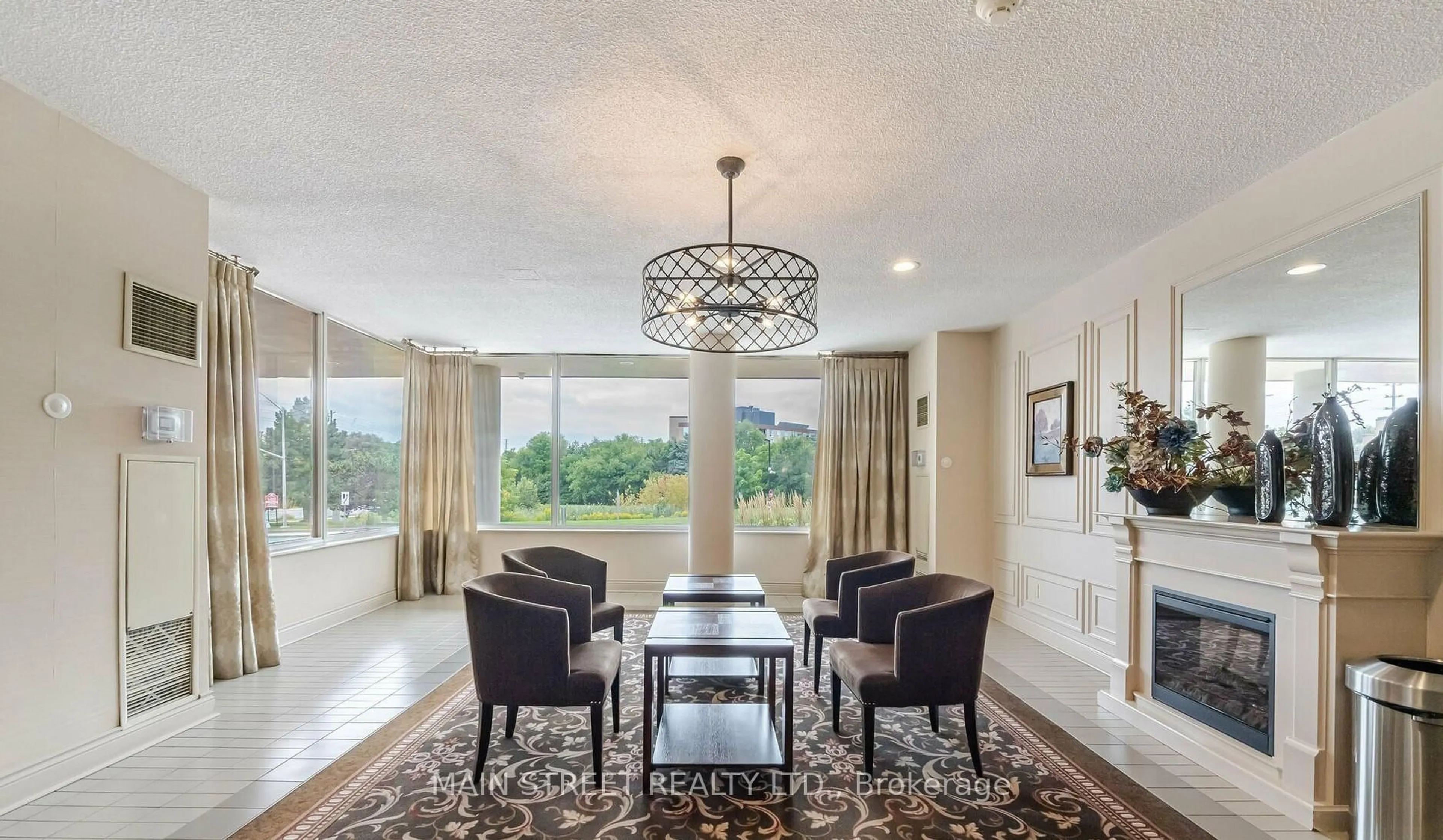 Dining room, ceramic/tile floor for 326 Major Mackenzie Dr #314, Richmond Hill Ontario L4C 8T4