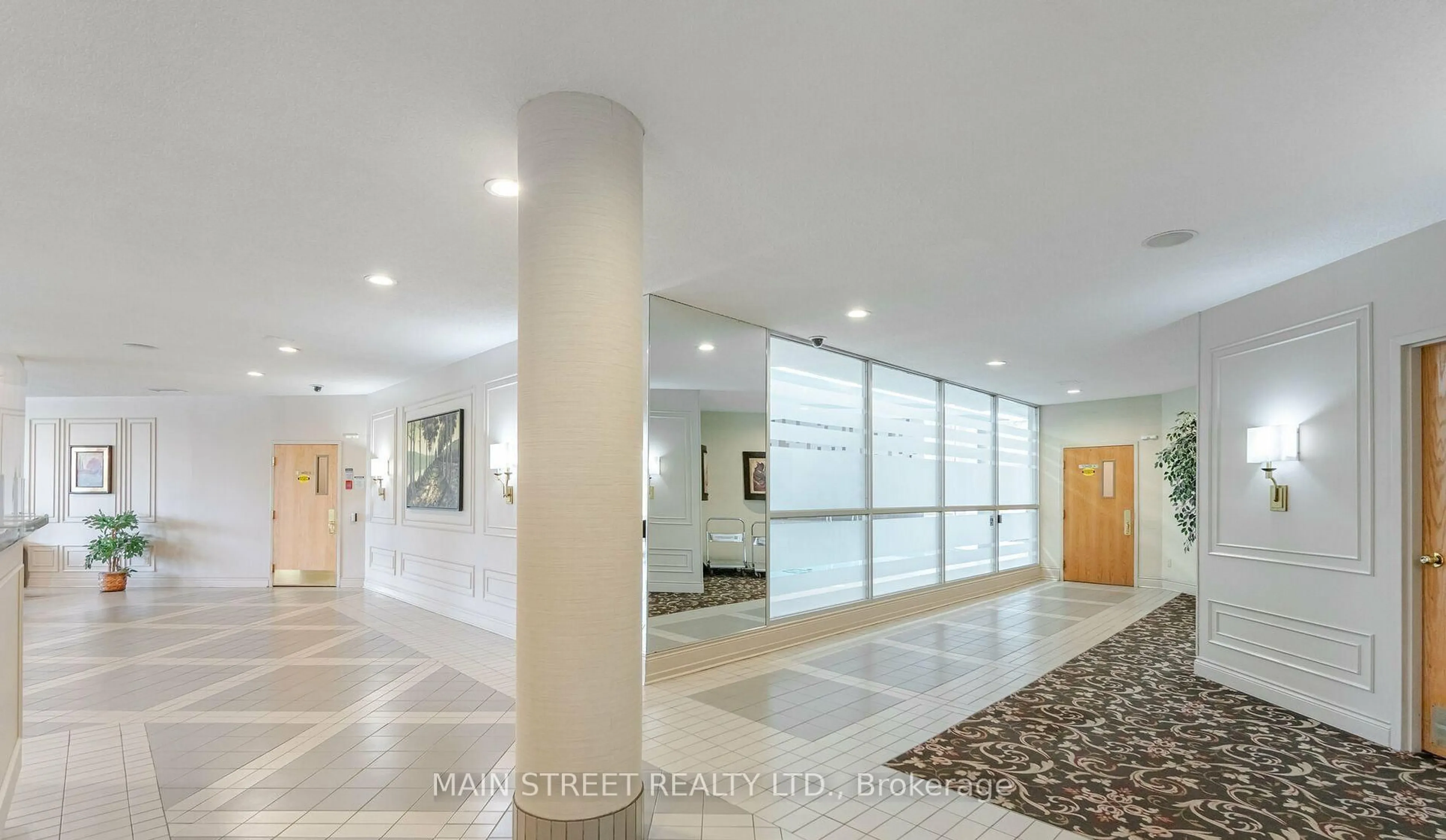 Indoor foyer for 326 Major Mackenzie Dr #314, Richmond Hill Ontario L4C 8T4