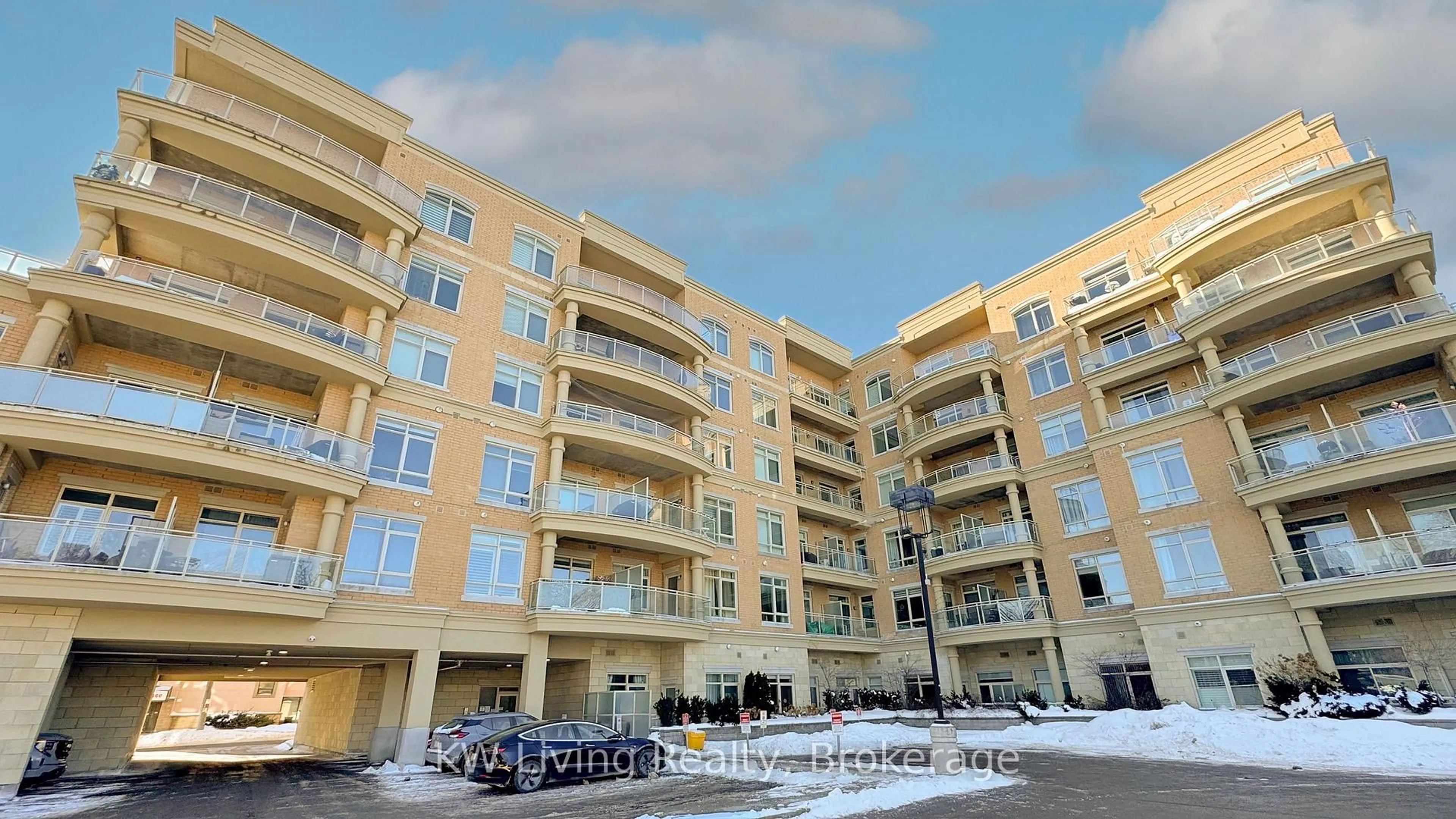 Unknown for 15277 Yonge St #316, Aurora Ontario L4G 1Y3