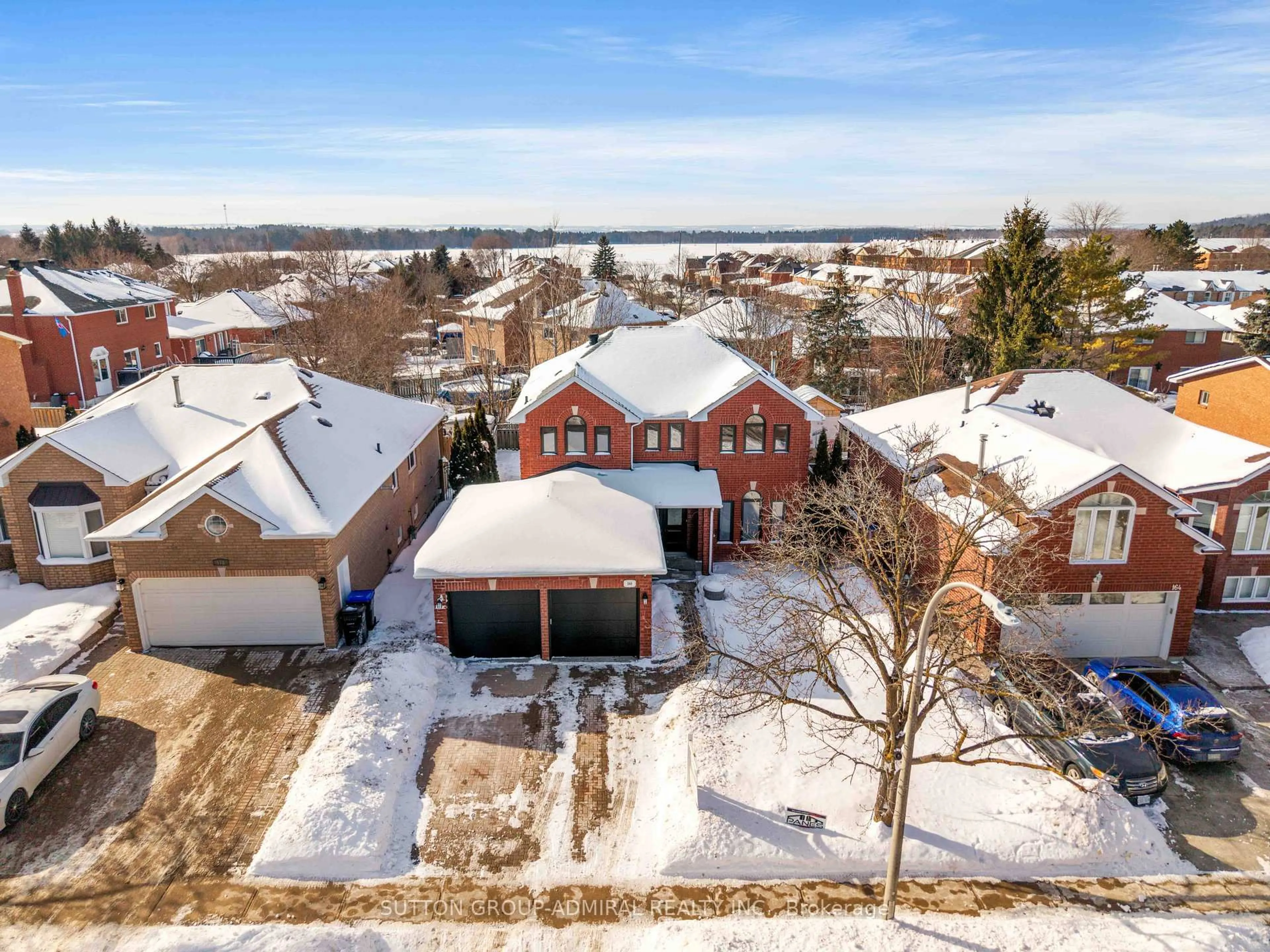 A pic from outside/outdoor area/front of a property/back of a property/a pic from drone, street for 166 Bowerman Blvd, New Tecumseth Ontario L9R 1N9