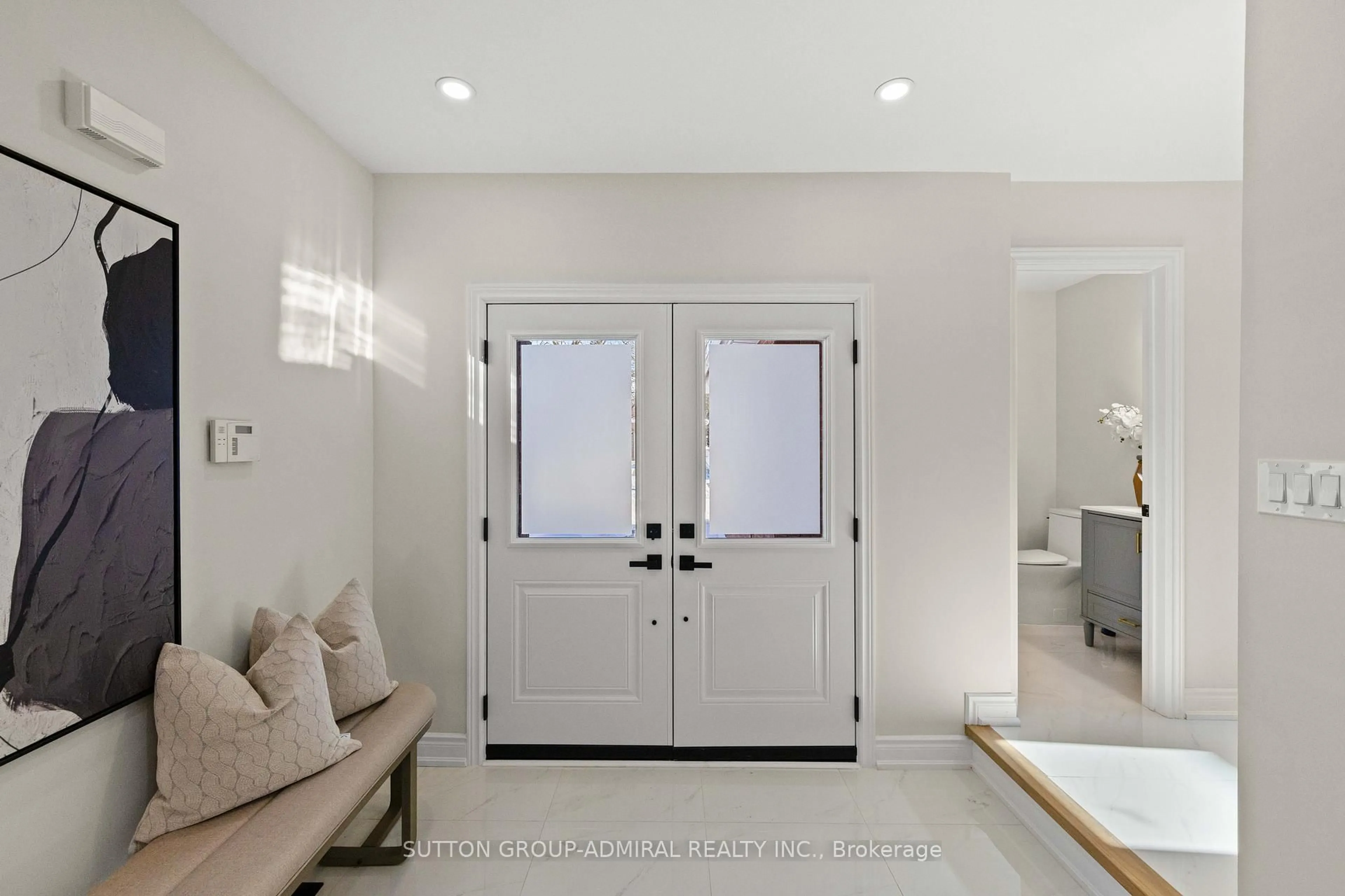 Indoor entryway for 166 Bowerman Blvd, New Tecumseth Ontario L9R 1N9