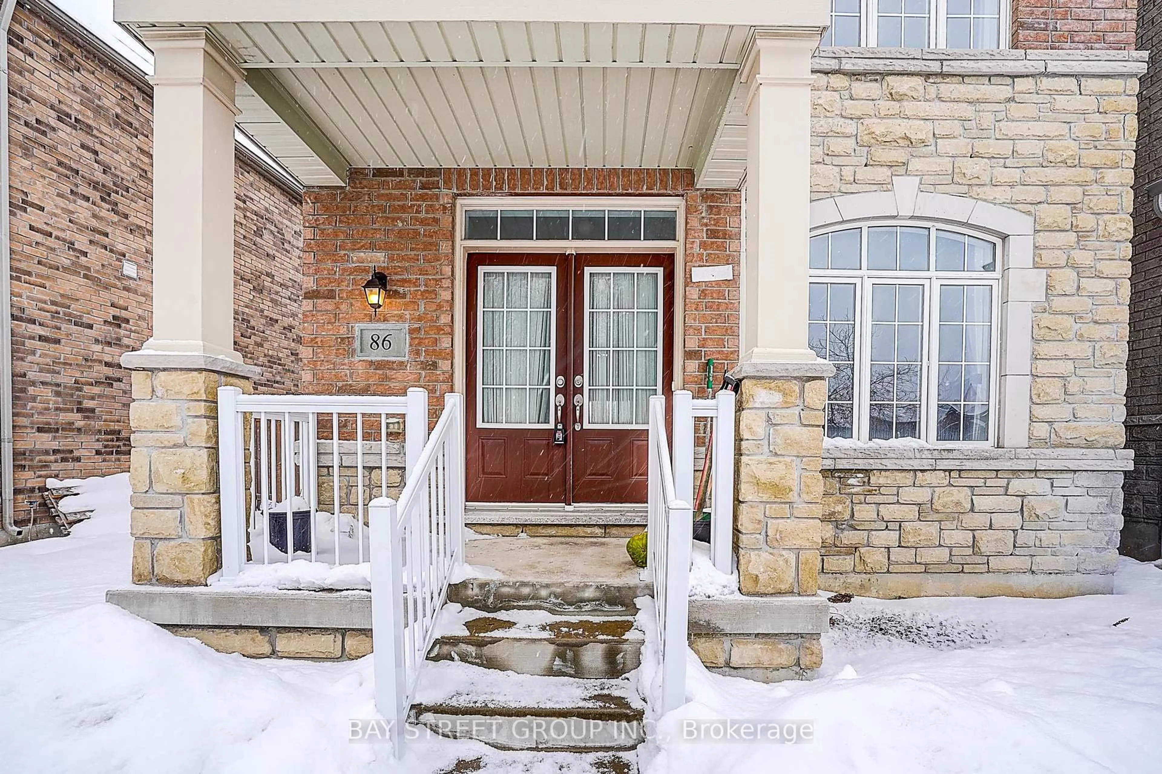 Indoor entryway for 86 Autumn Glow Dr, Markham Ontario L6B 0P6