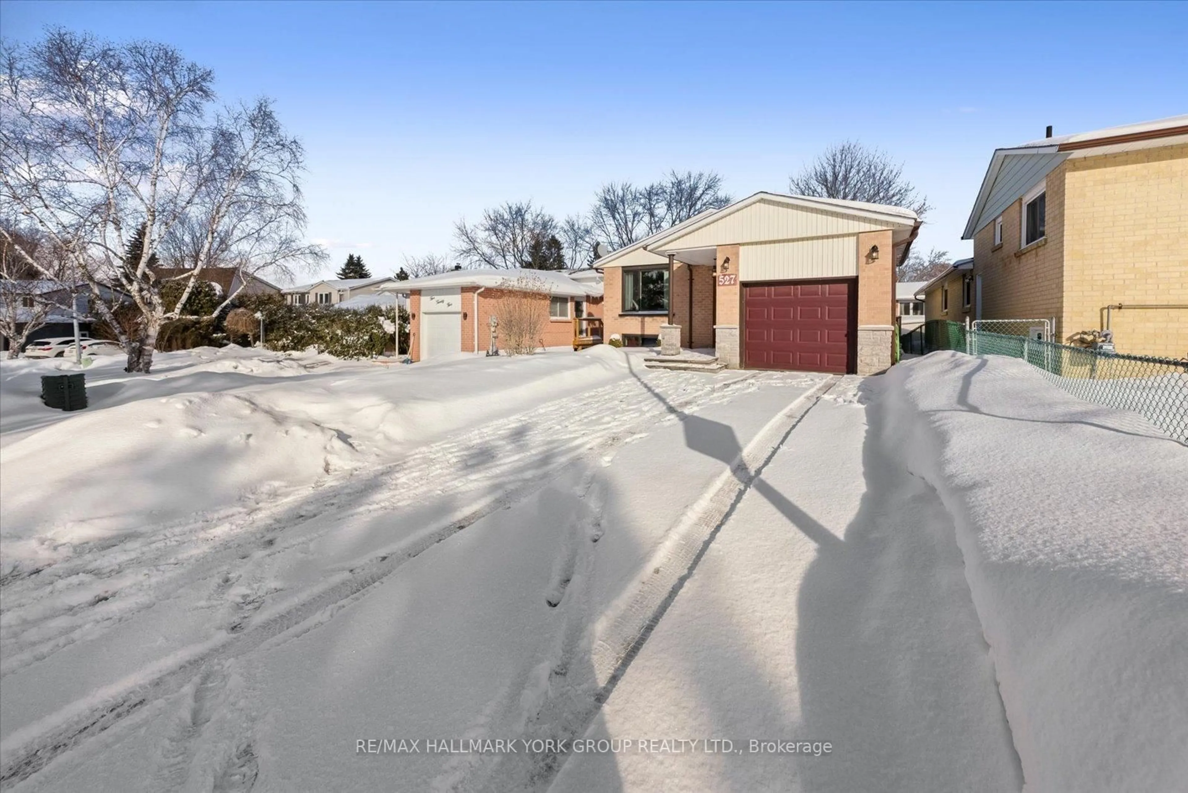 Unknown for 527 Cody Cres, Newmarket Ontario L3Y 5L9