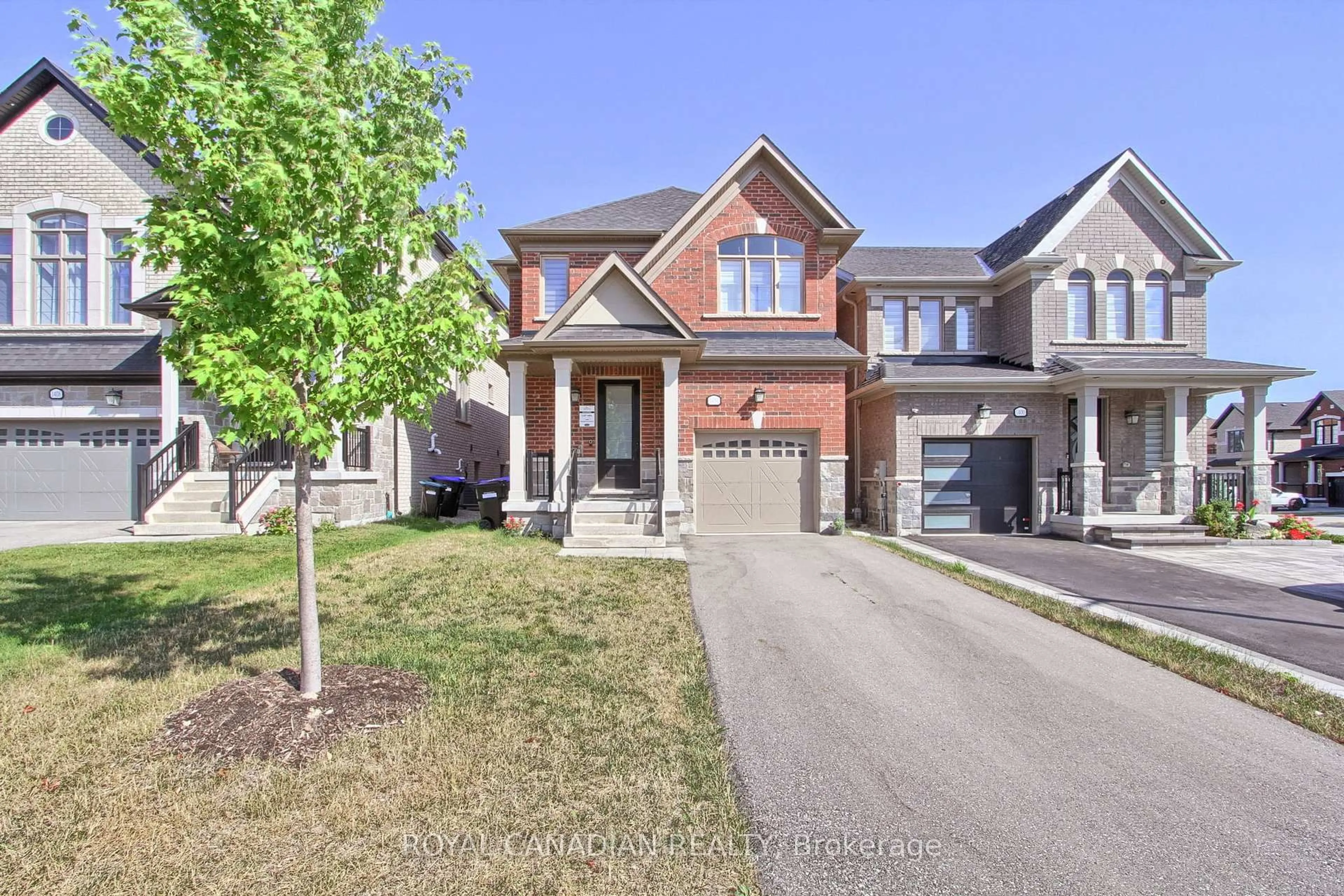 Home with brick exterior material, street for 1404 Blackmore St, Innisfil Ontario L9S 0P2