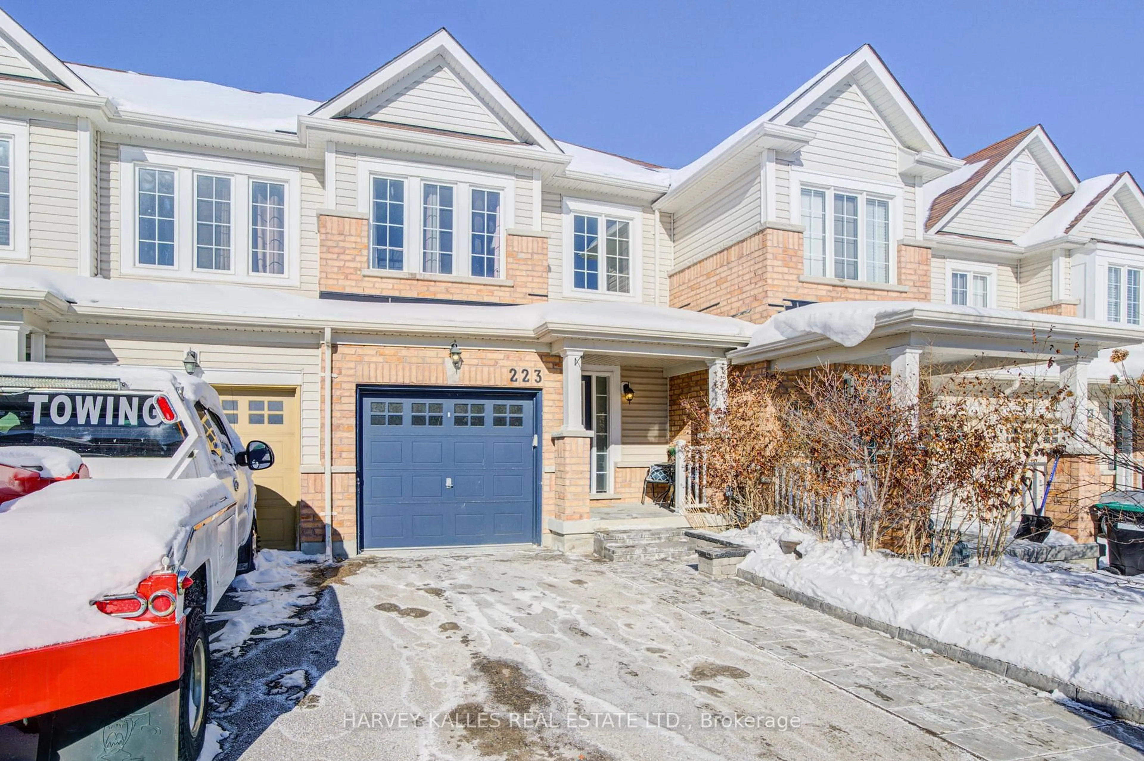 Home with brick exterior material, street for 223 Orr Dr, Bradford West Gwillimbury Ontario L3Z 0S3