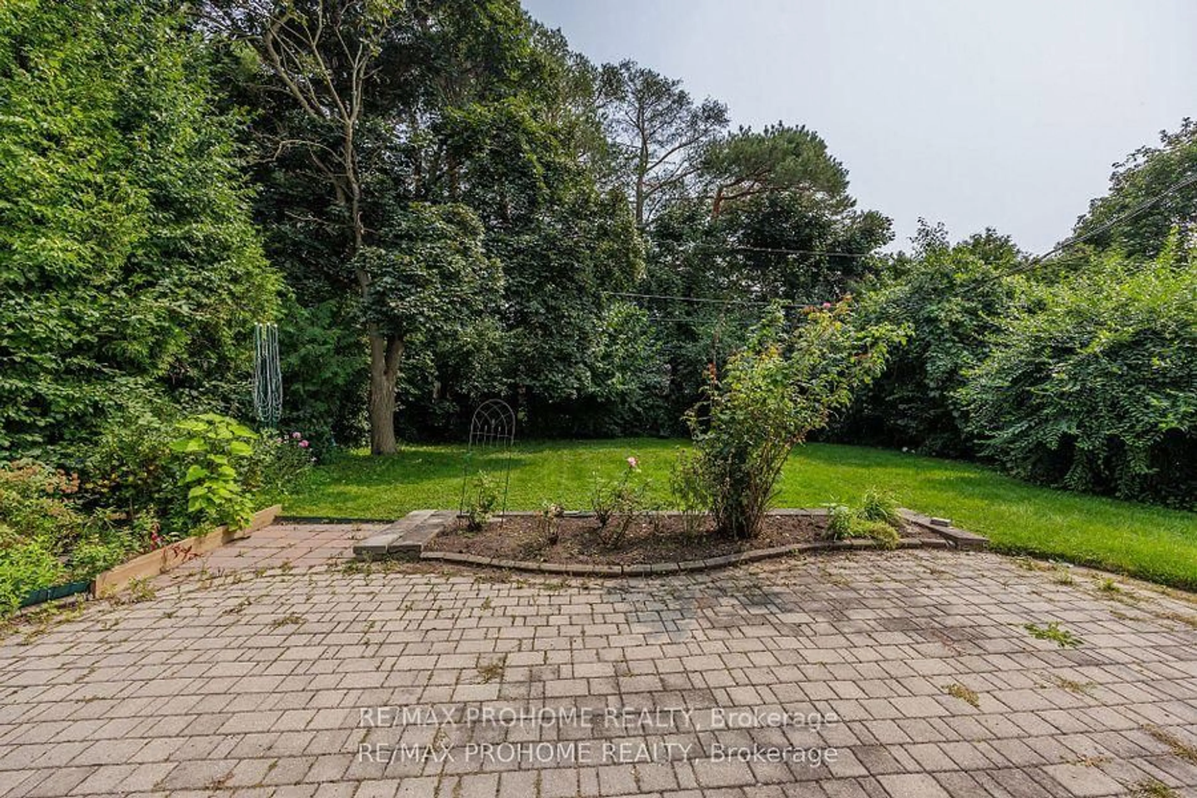 Patio, forest/trees view for 159 Fitzgerald Ave, Markham Ontario L3R 1R7