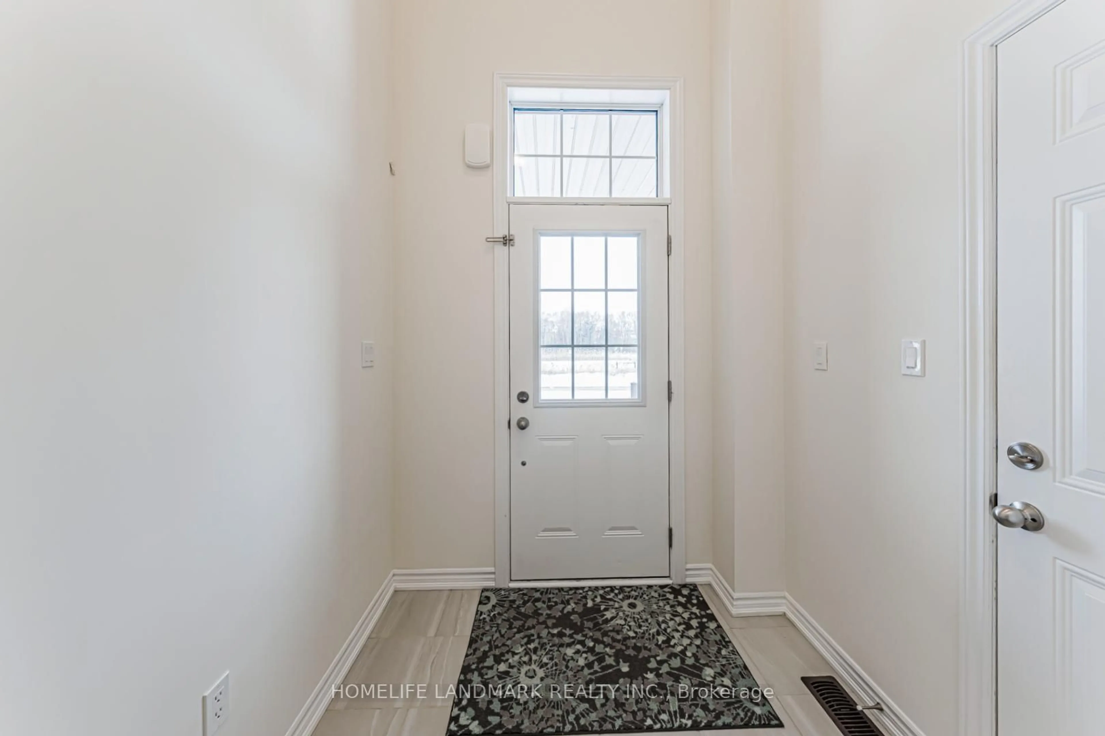 Indoor entryway for 85 Jonkman Blvd, Bradford West Gwillimbury Ontario L3Z 4J9