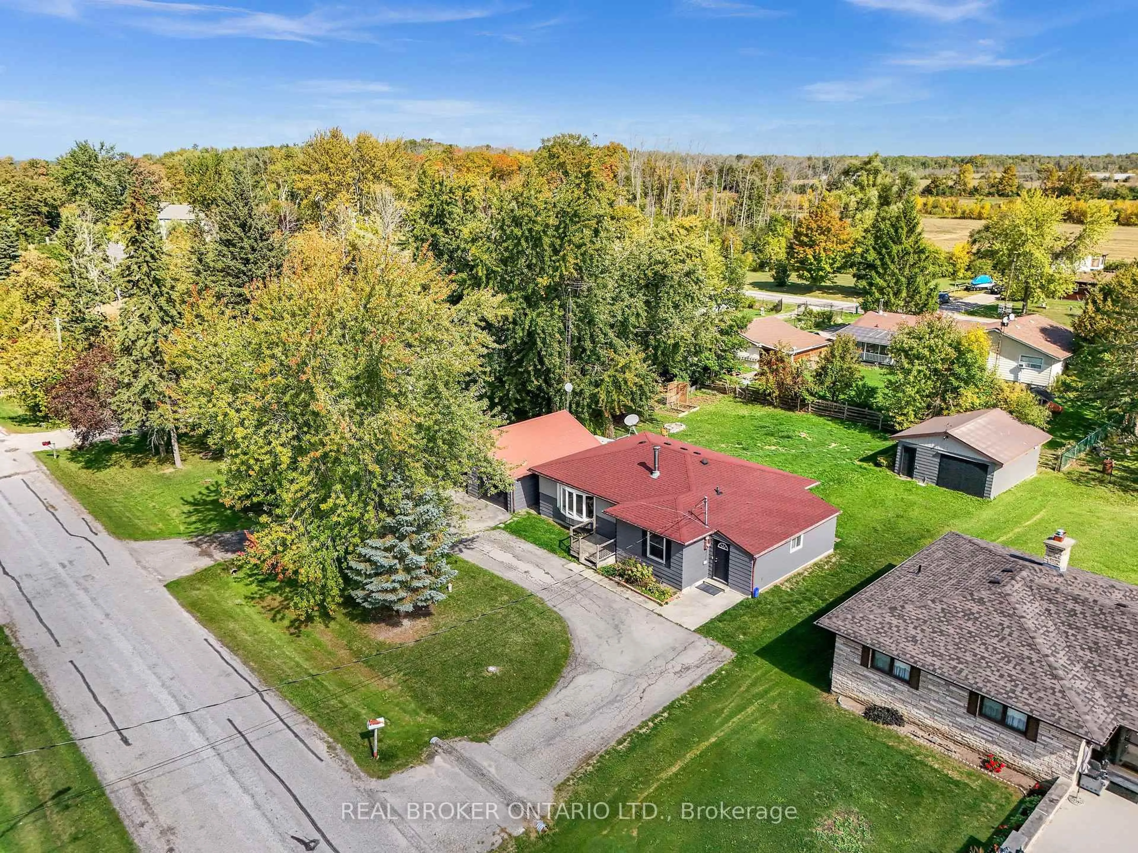 A pic from outside/outdoor area/front of a property/back of a property/a pic from drone, street for 9 Centre Rd, Georgina Ontario L0E 1N0