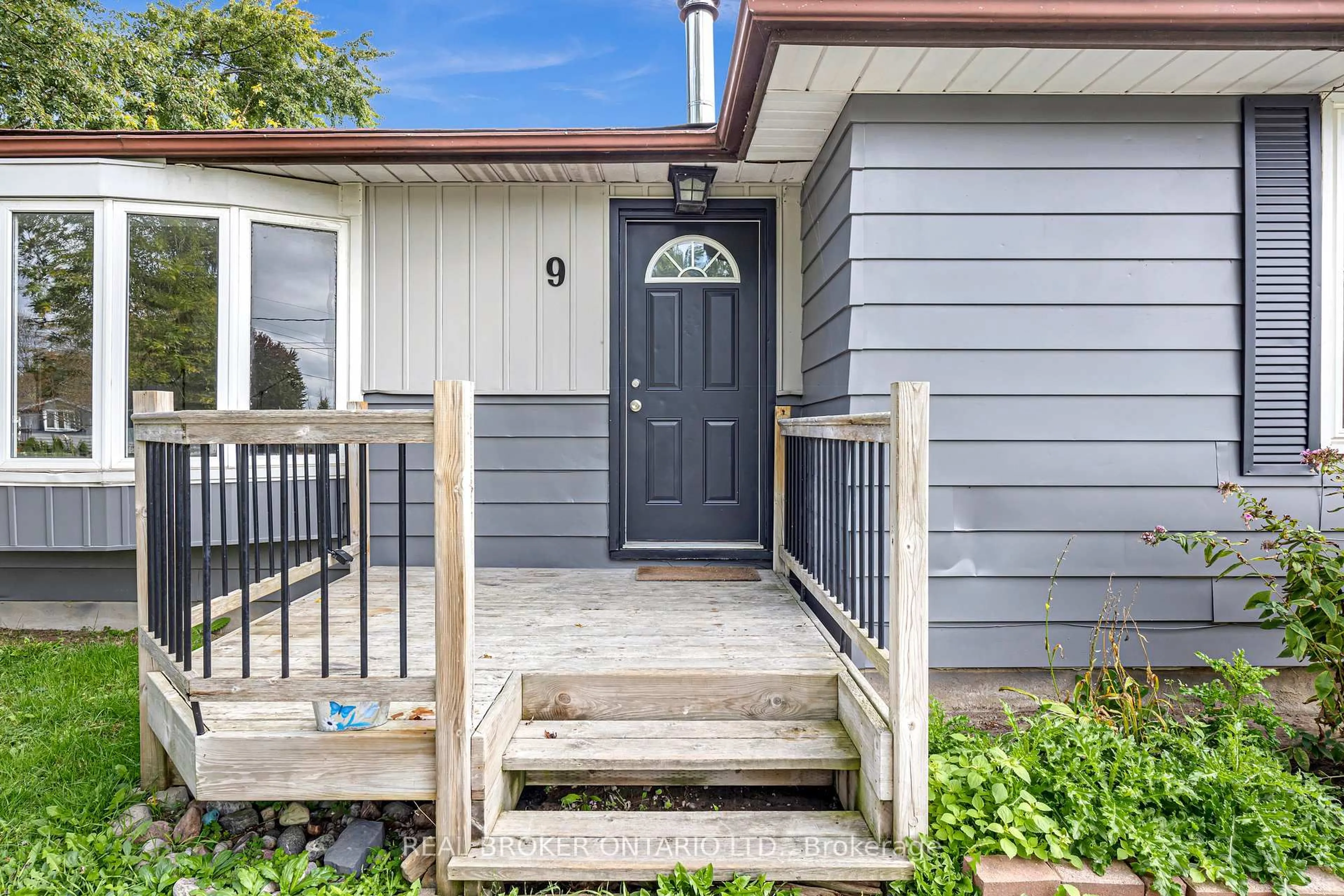 Home with vinyl exterior material, street for 9 Centre Rd, Georgina Ontario L0E 1N0