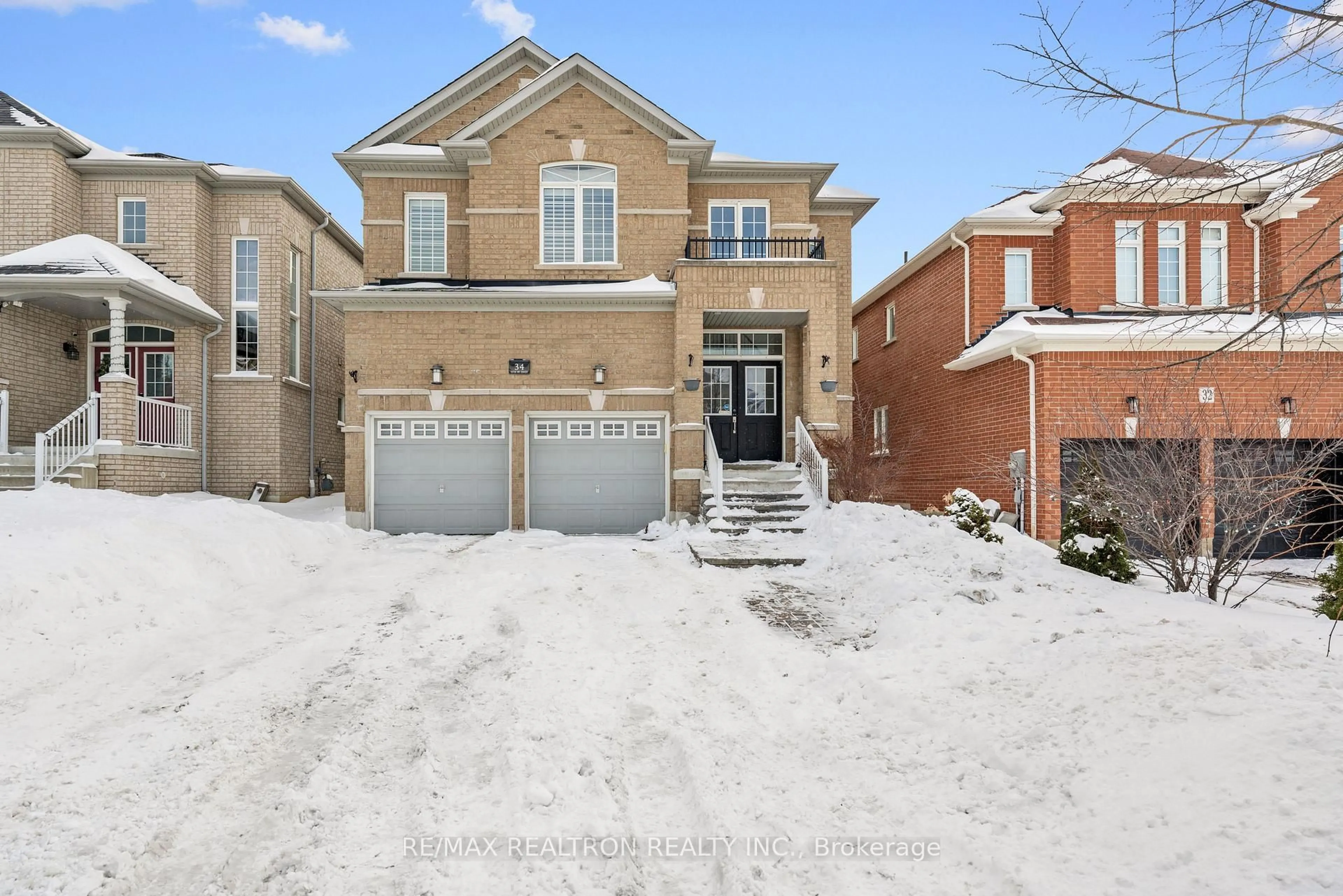 Home with brick exterior material, street for 34 Nature Way Cres, Newmarket Ontario L9N 0A7