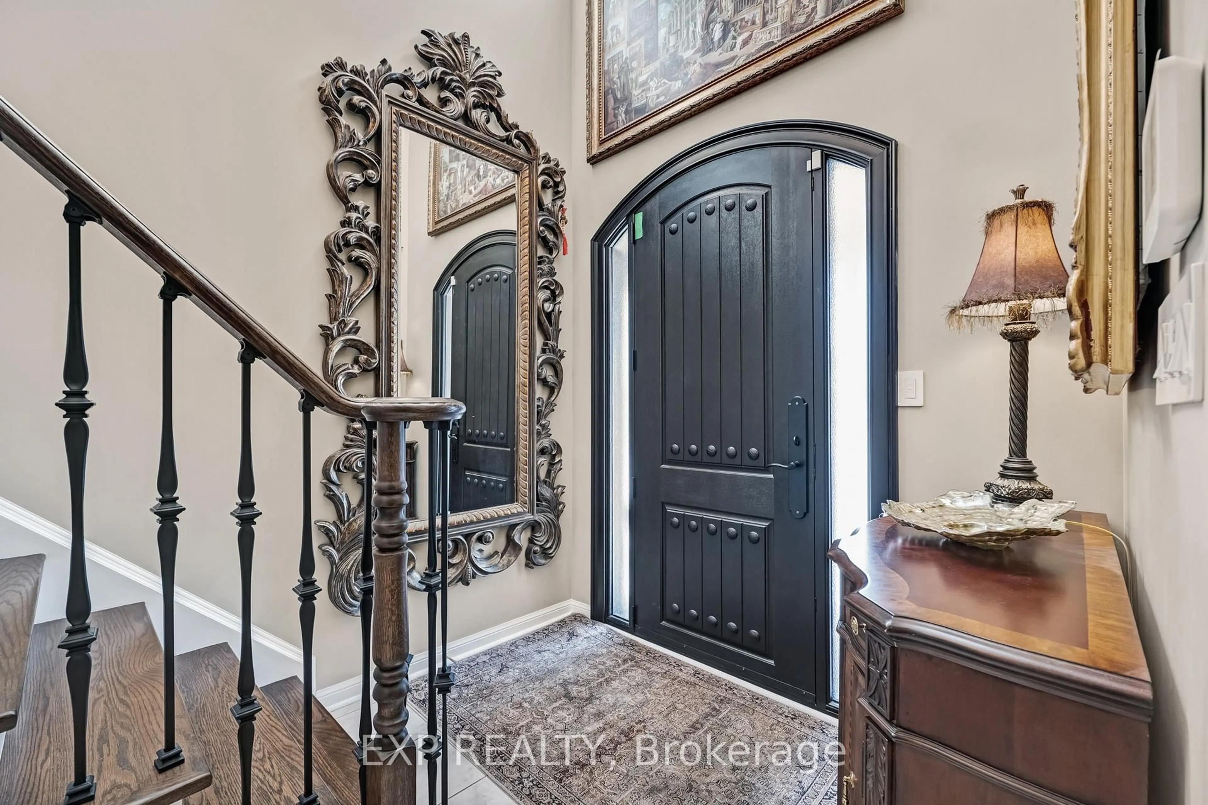 Indoor entryway for 166 Worthington Ave, Richmond Hill Ontario L4E 4N7
