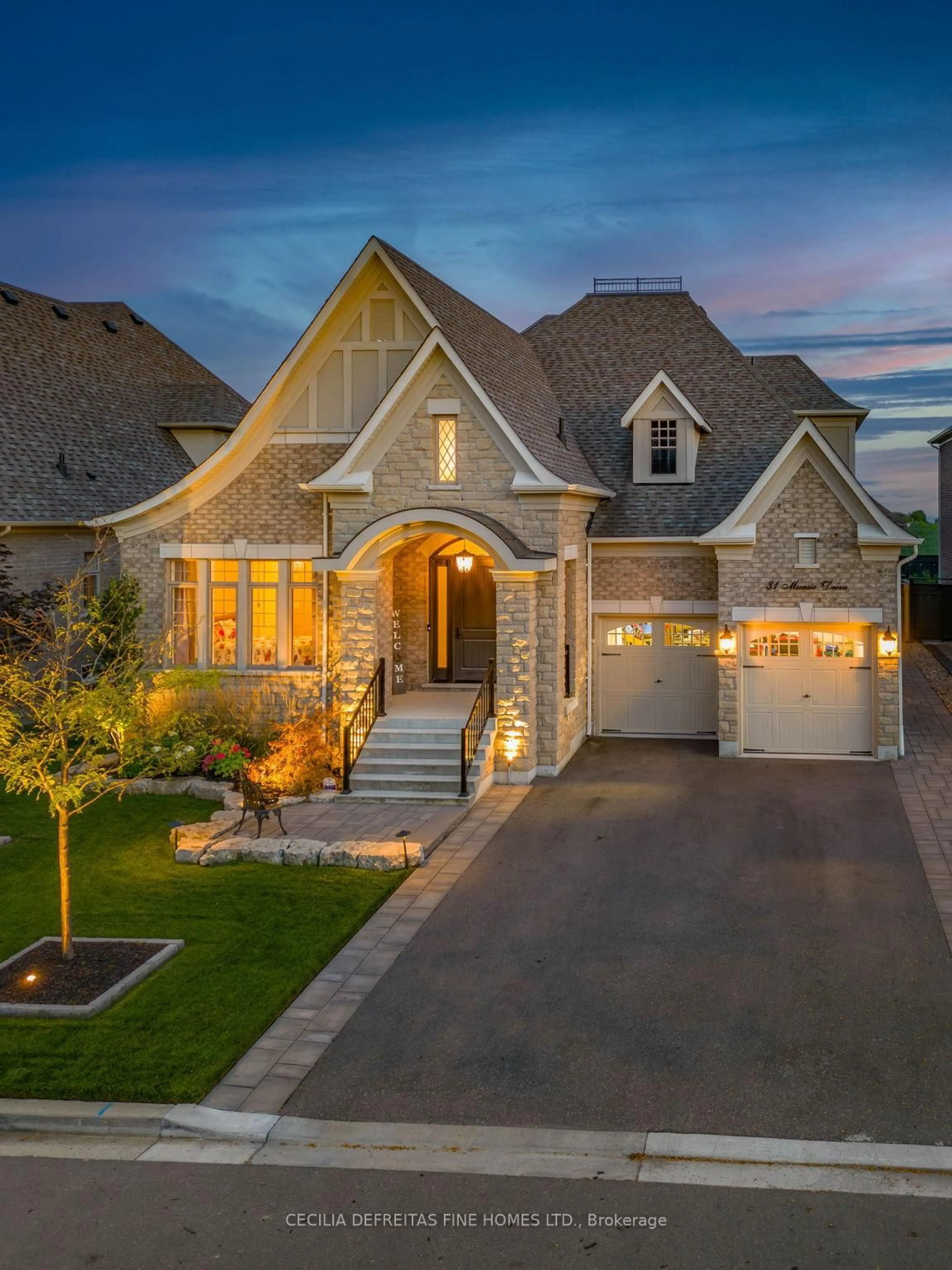 Home with brick exterior material, street for 31 Munsie Dr, King Ontario L7B 0N8