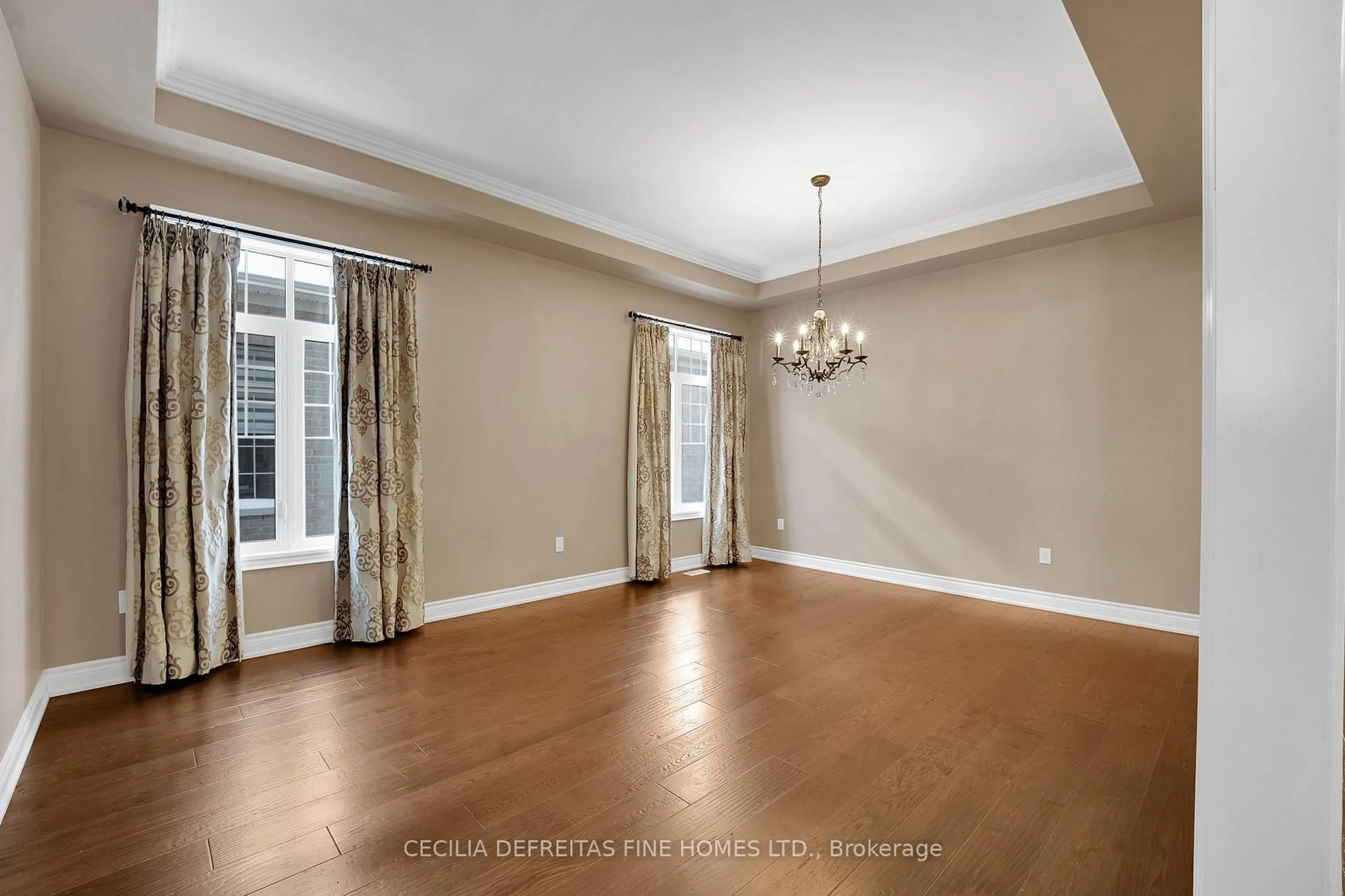 Dining room, unknown for 31 Munsie Dr, King Ontario L7B 0N8