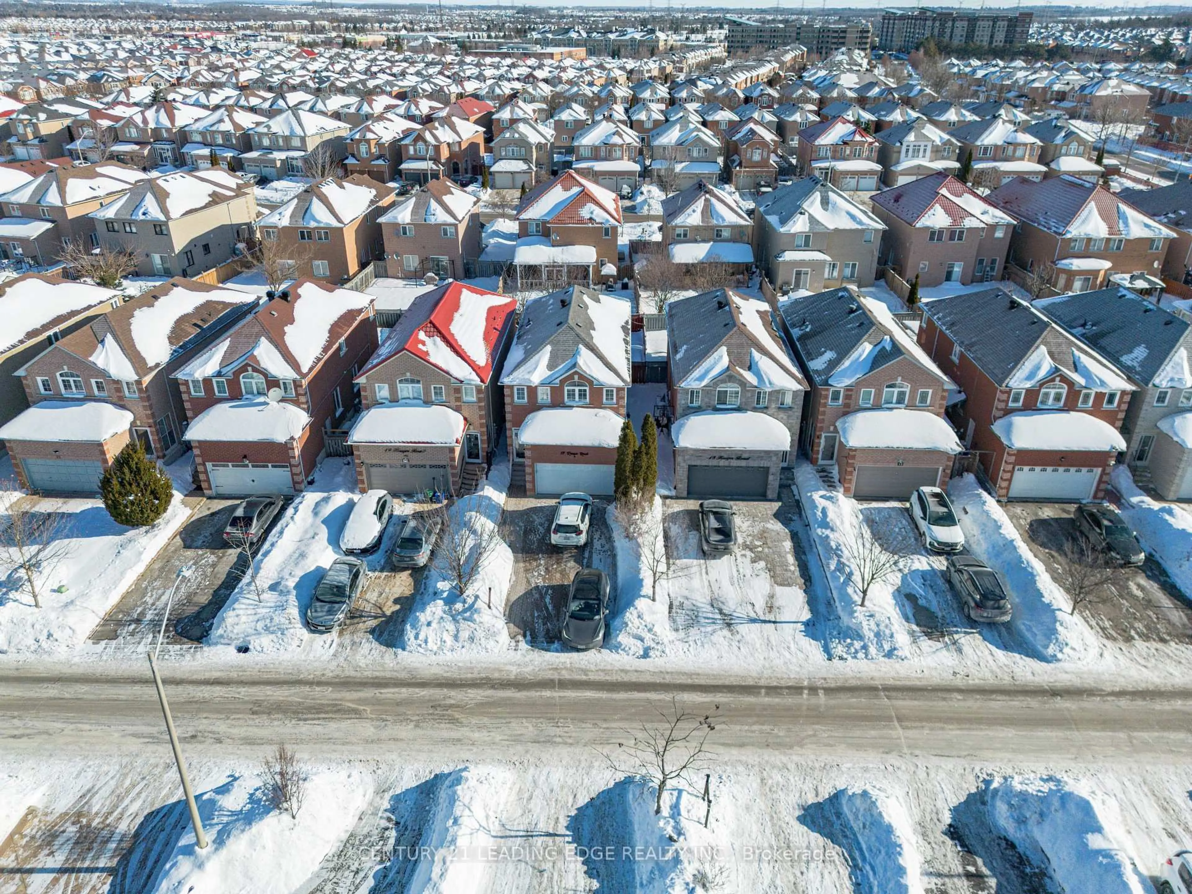 A pic from outside/outdoor area/front of a property/back of a property/a pic from drone, street for 17 Kruger Rd, Markham Ontario L3S 3X1
