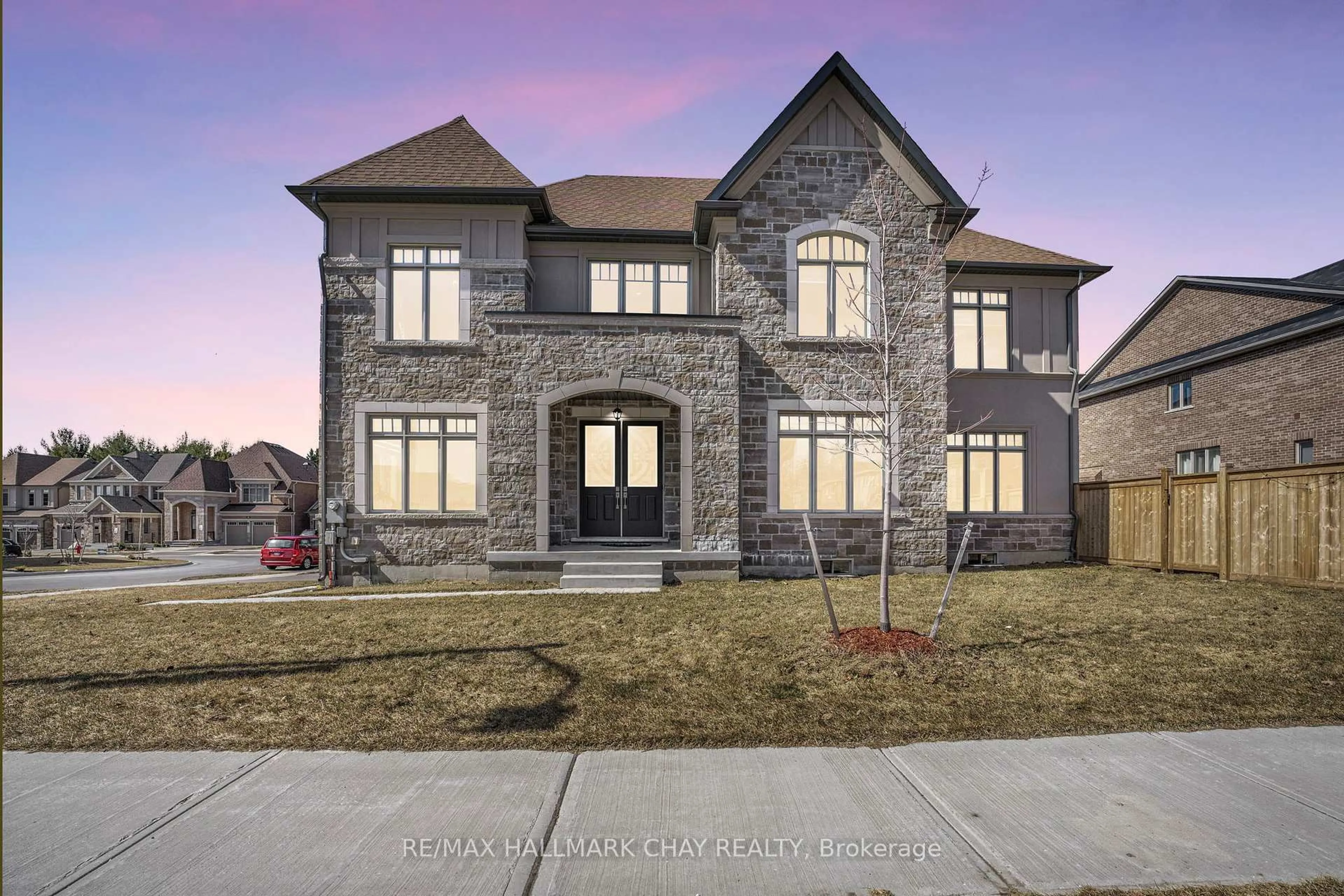 Home with brick exterior material, street for 260 Sikura Circ, Aurora Ontario L4G 3Y8