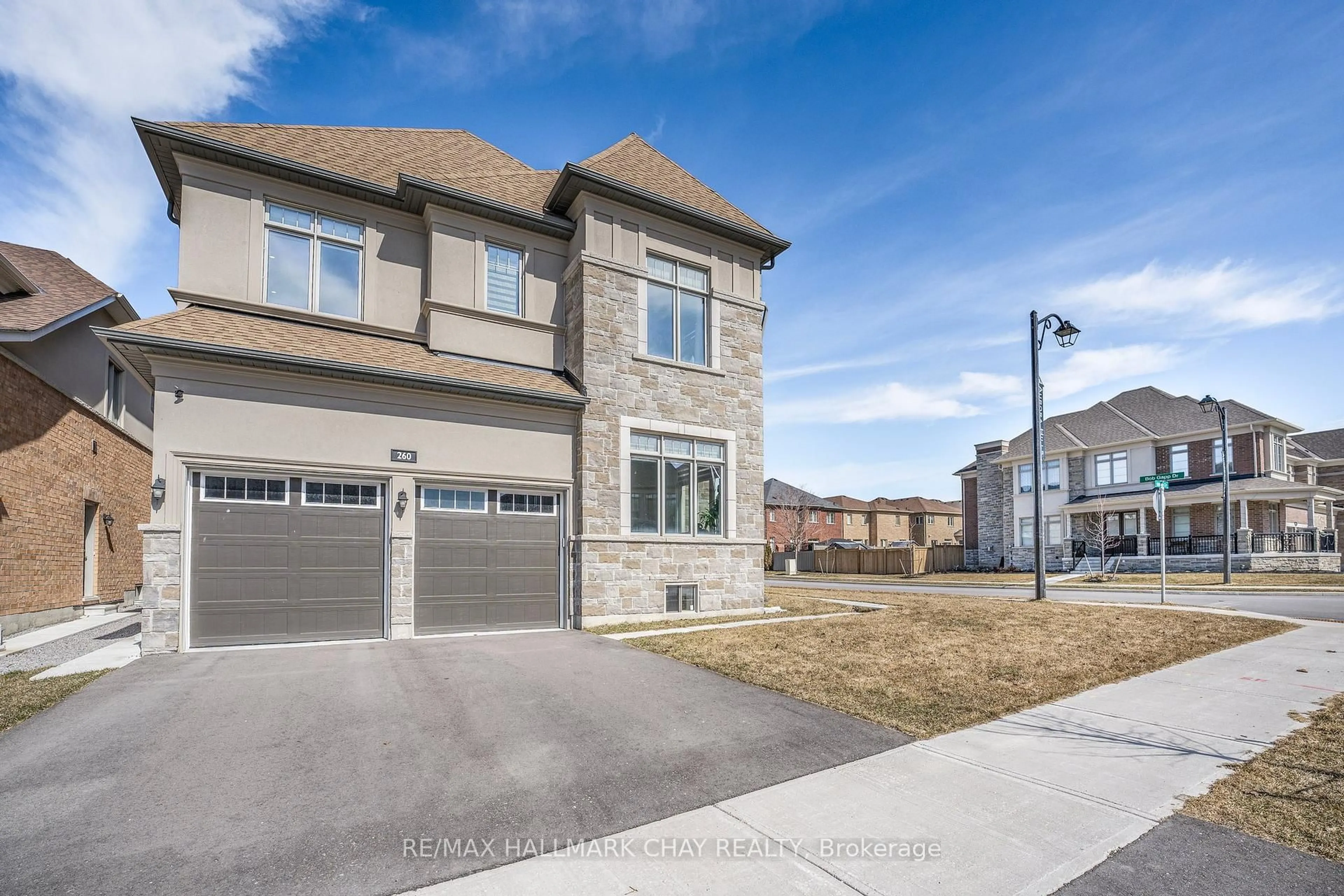 Home with brick exterior material, street for 260 Sikura Circ, Aurora Ontario L4G 3Y8