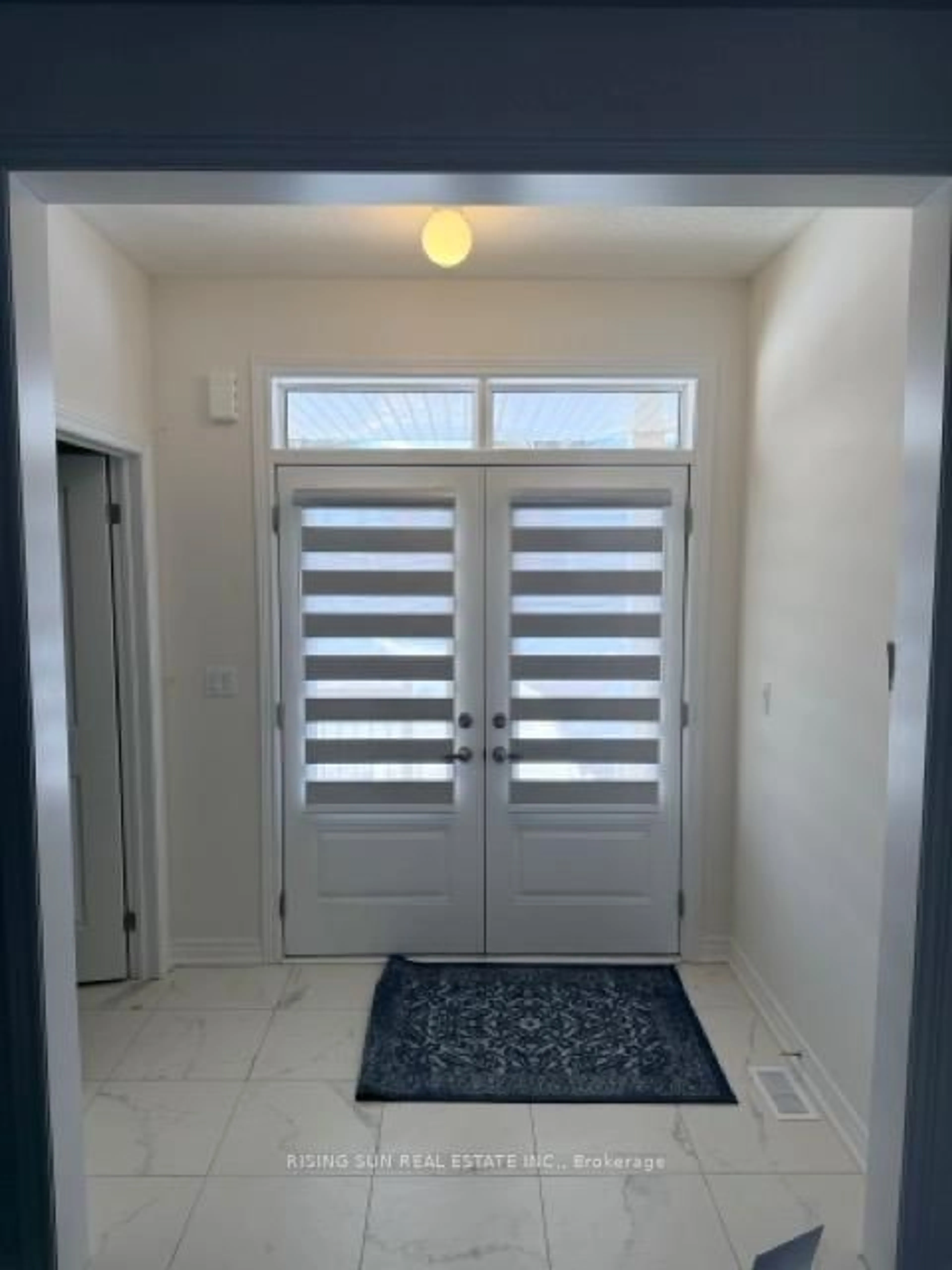 Indoor entryway for 1485 Davis Loop, Innisfil Ontario L0L 1W0