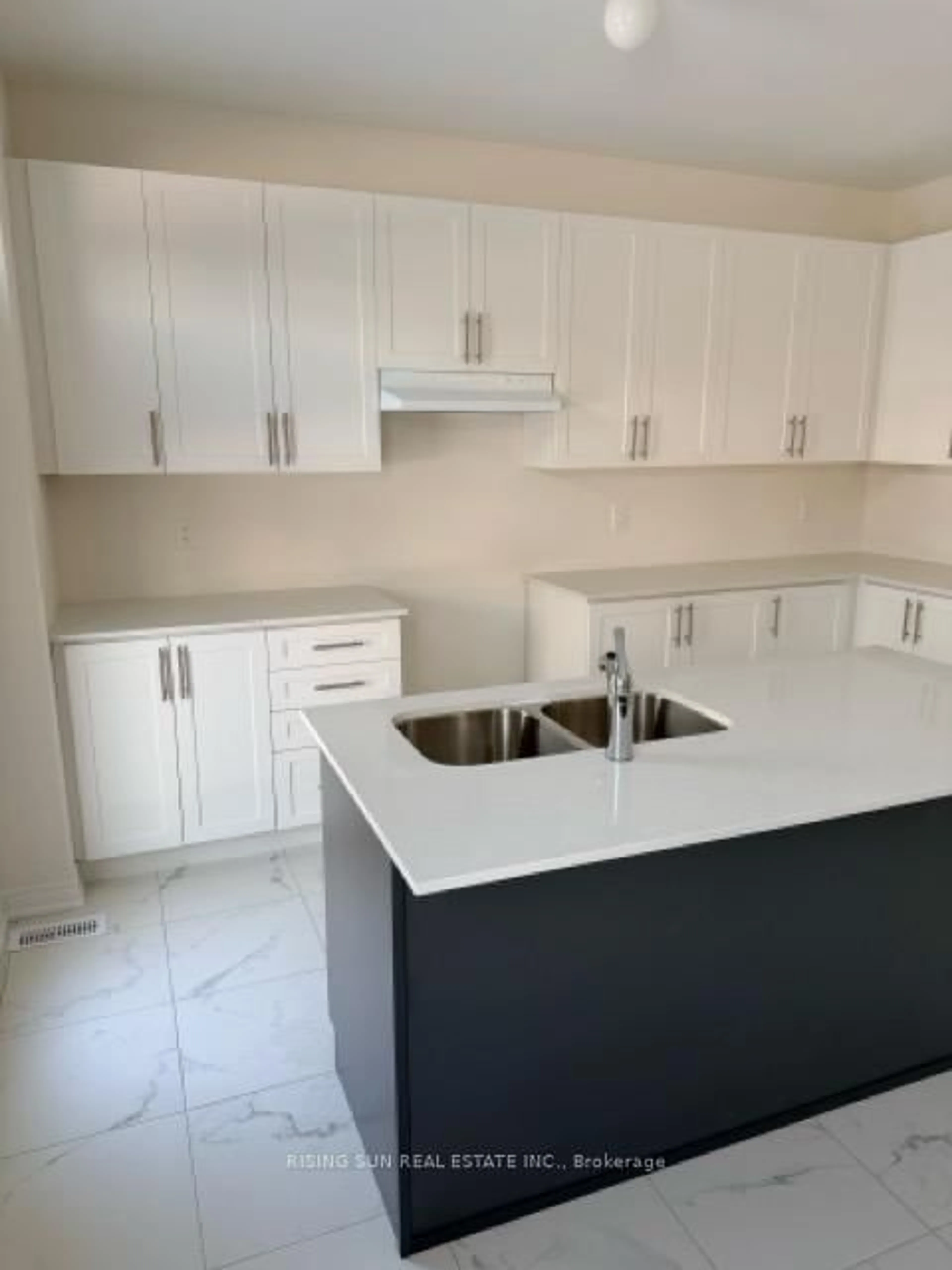 Standard kitchen, ceramic/tile floor for 1485 Davis Loop, Innisfil Ontario L0L 1W0