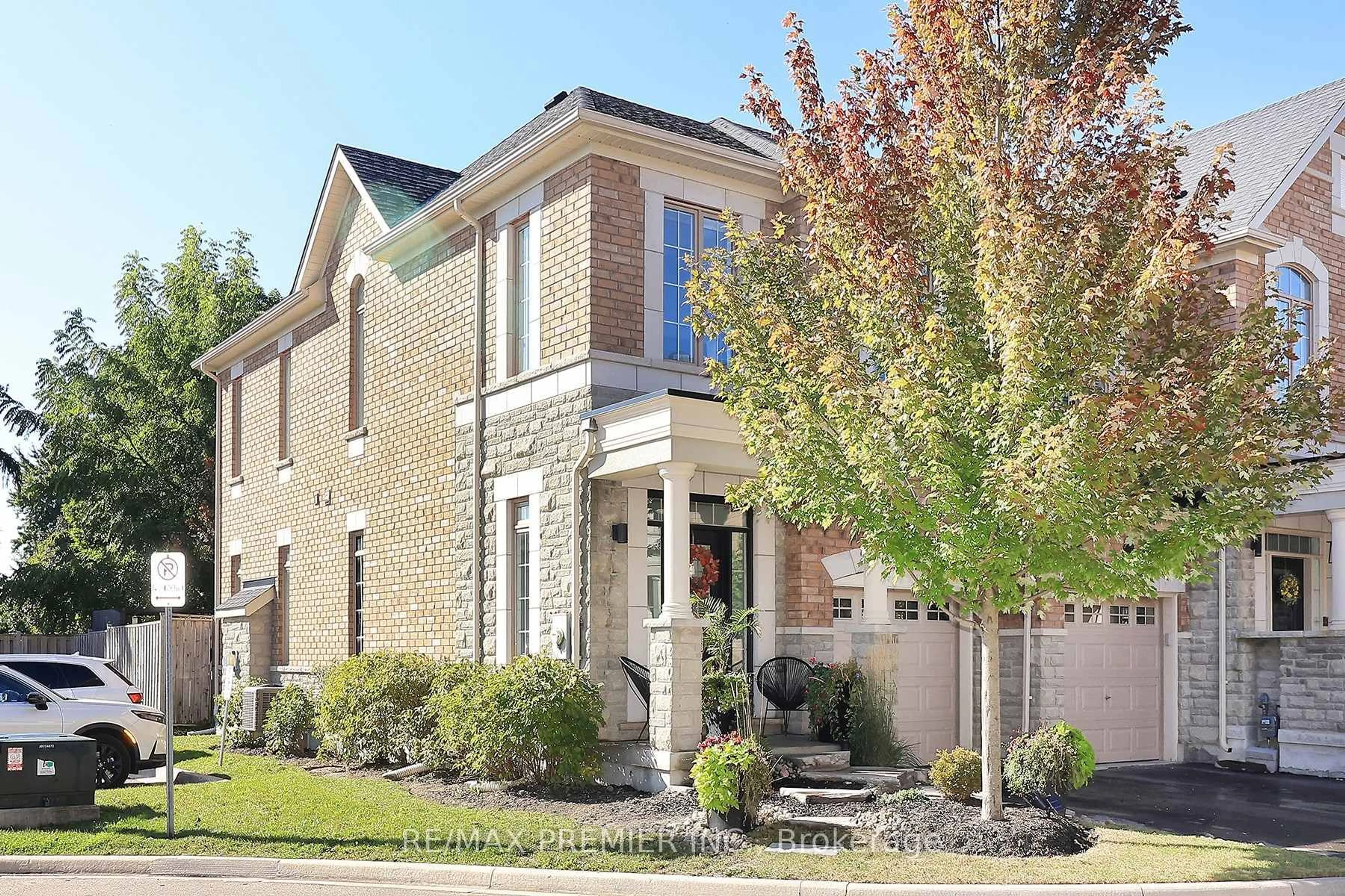 Home with brick exterior material, street for 39 Caliber Crt, King Ontario L0G 1N0