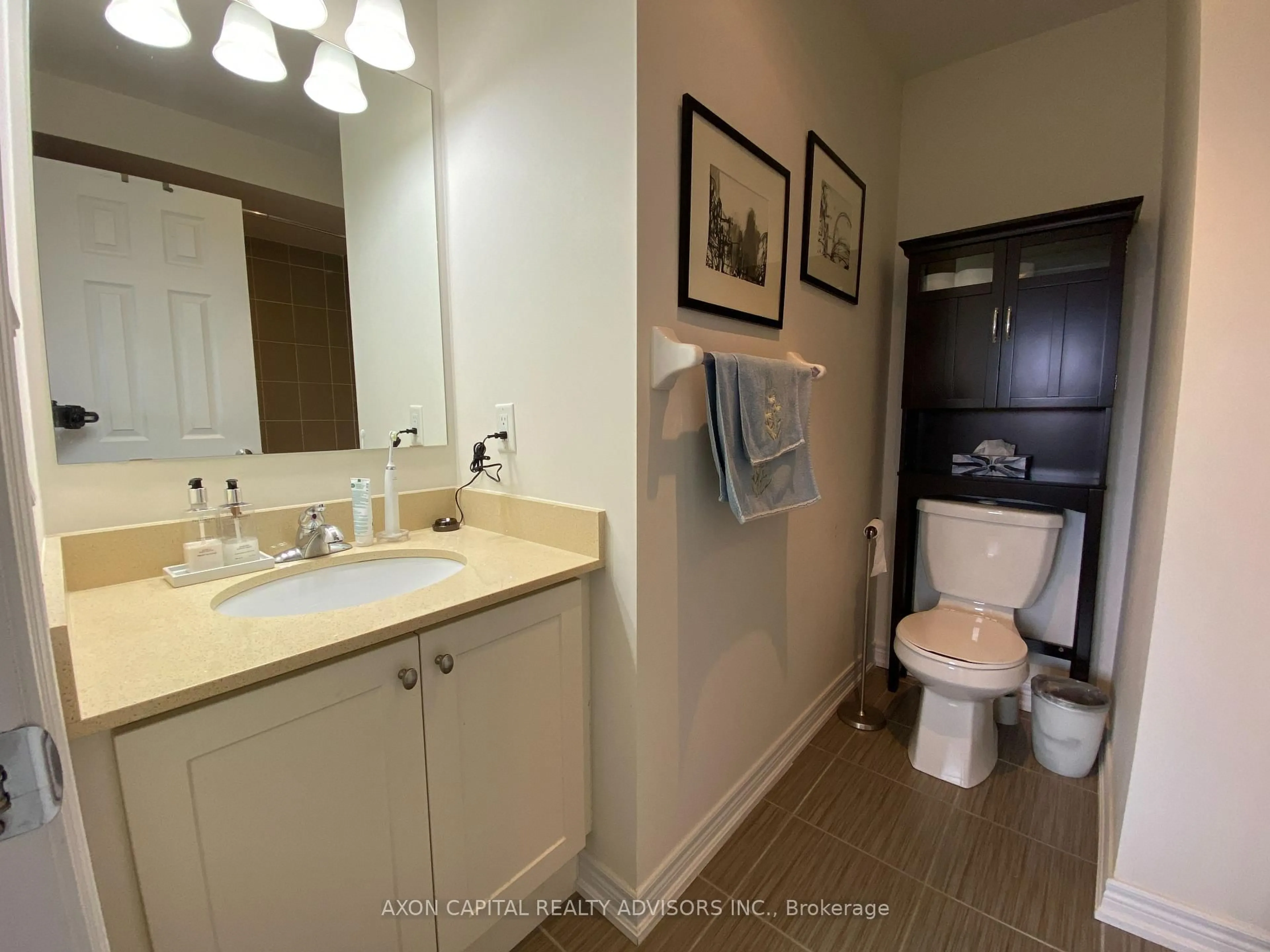 Standard bathroom, ceramic/tile floor for 9934 McCowan Rd, Markham Ontario L6C 0M7