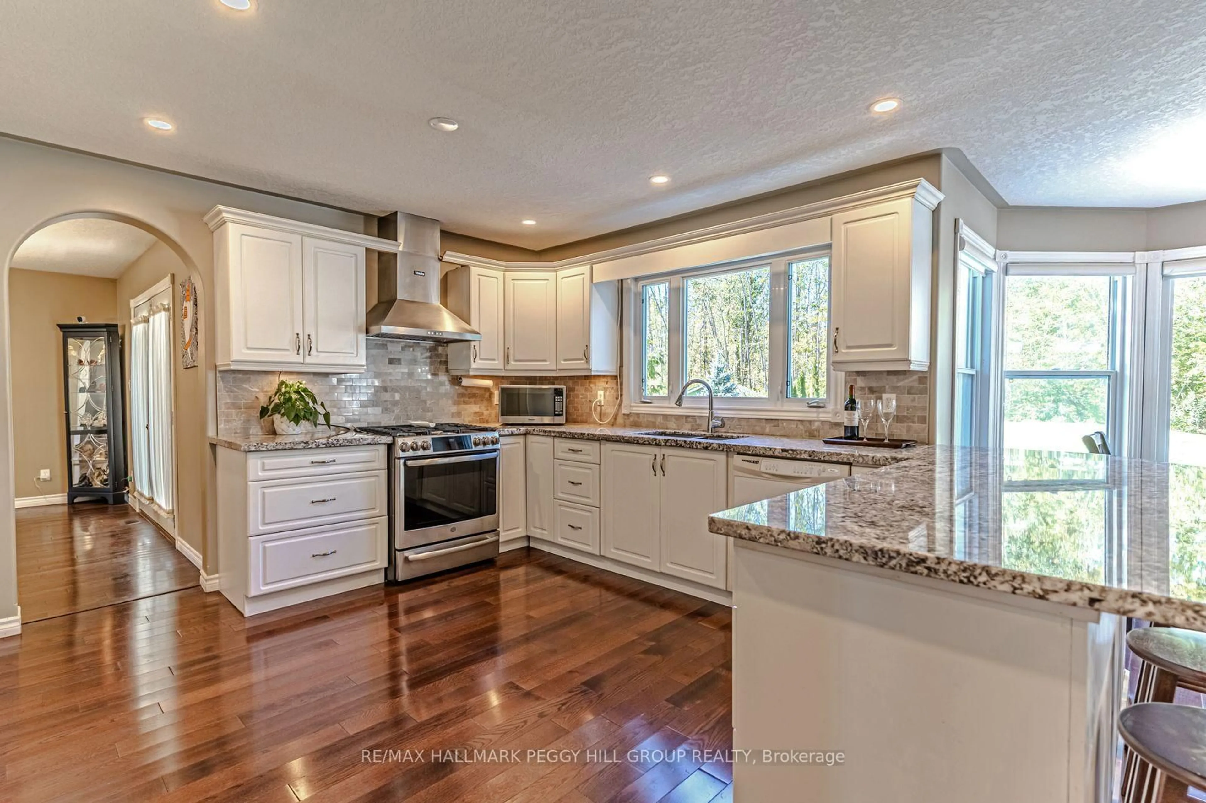 Open concept kitchen, unknown for 3678 Kimberley St, Innisfil Ontario L9S 2L3