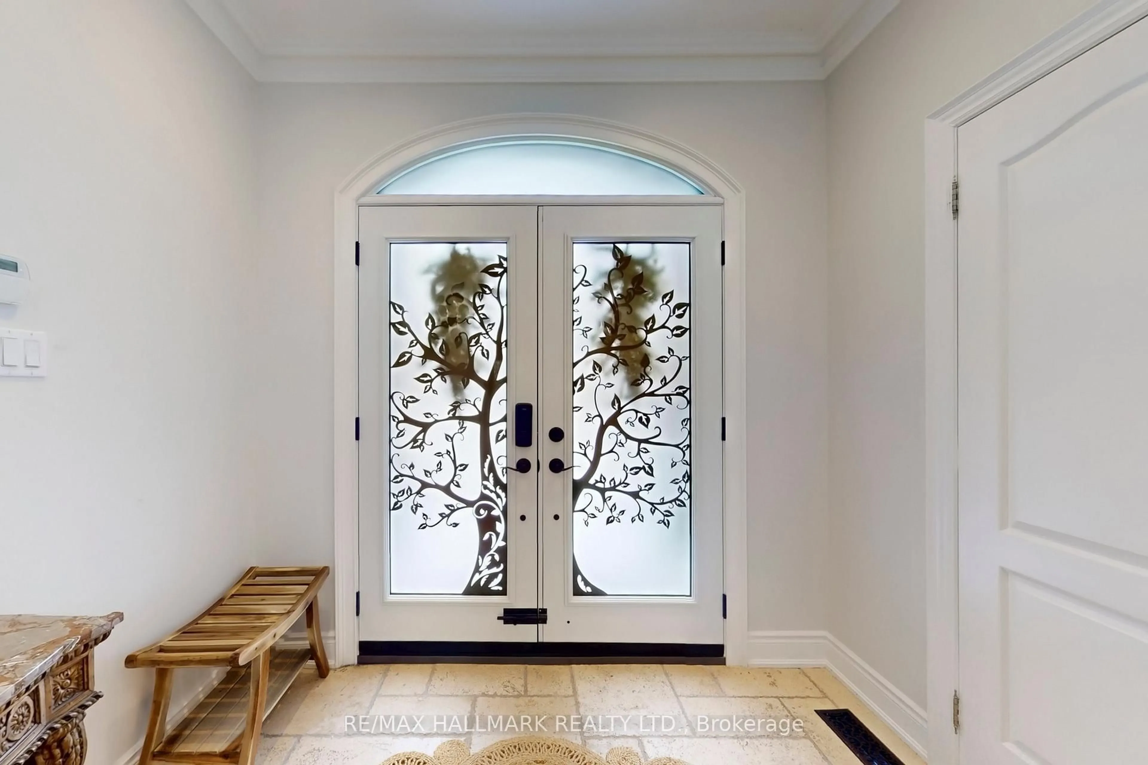 Indoor entryway for 14 Robert Gray Rd, Whitchurch-Stouffville Ontario L4A 1M4