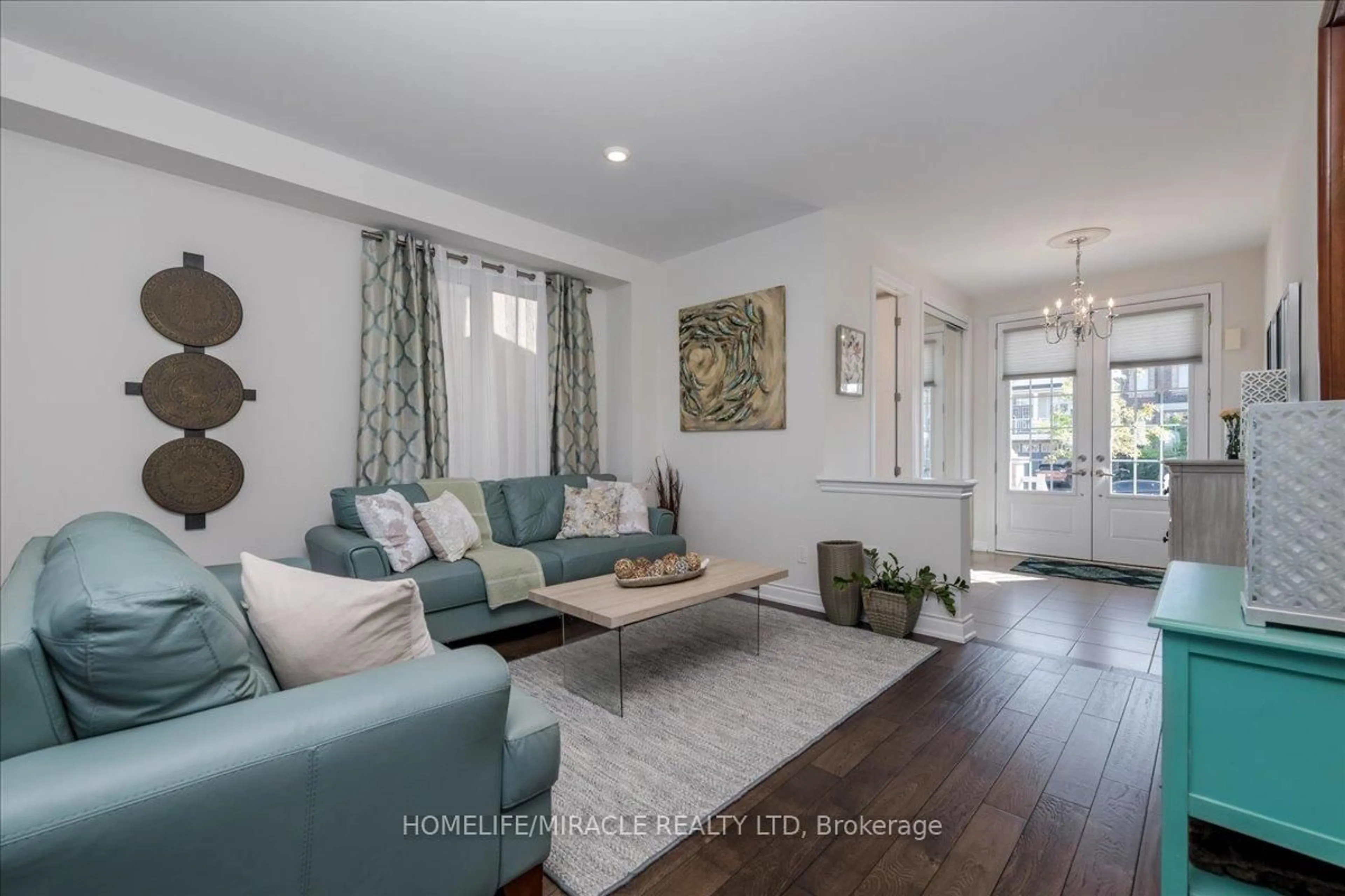 Living room with furniture, unknown for 4 Kennedy Blvd, New Tecumseth Ontario L9R 0L4