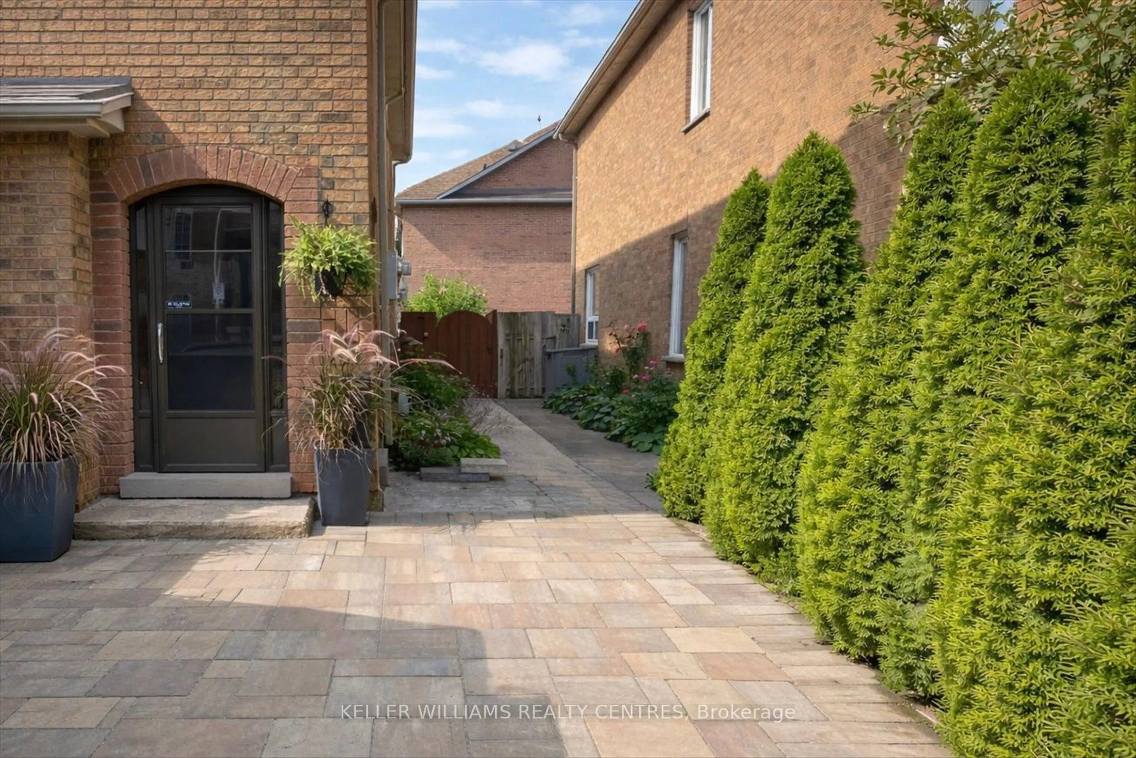 Patio, street for 78 Tania Cres #8, Vaughan Ontario L6A 2M8