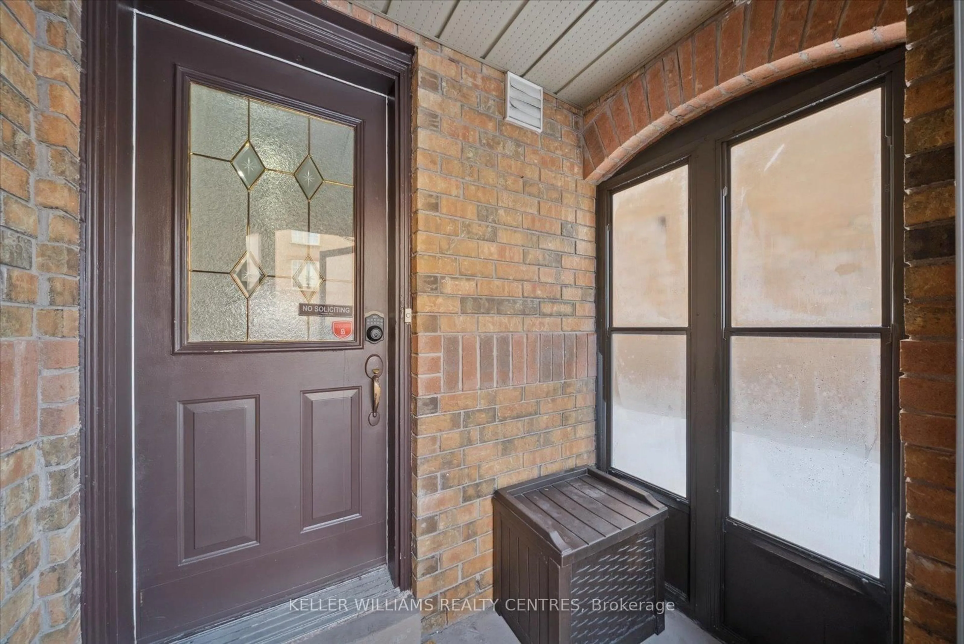 Indoor entryway for 78 Tania Cres #8, Vaughan Ontario L6A 2M8